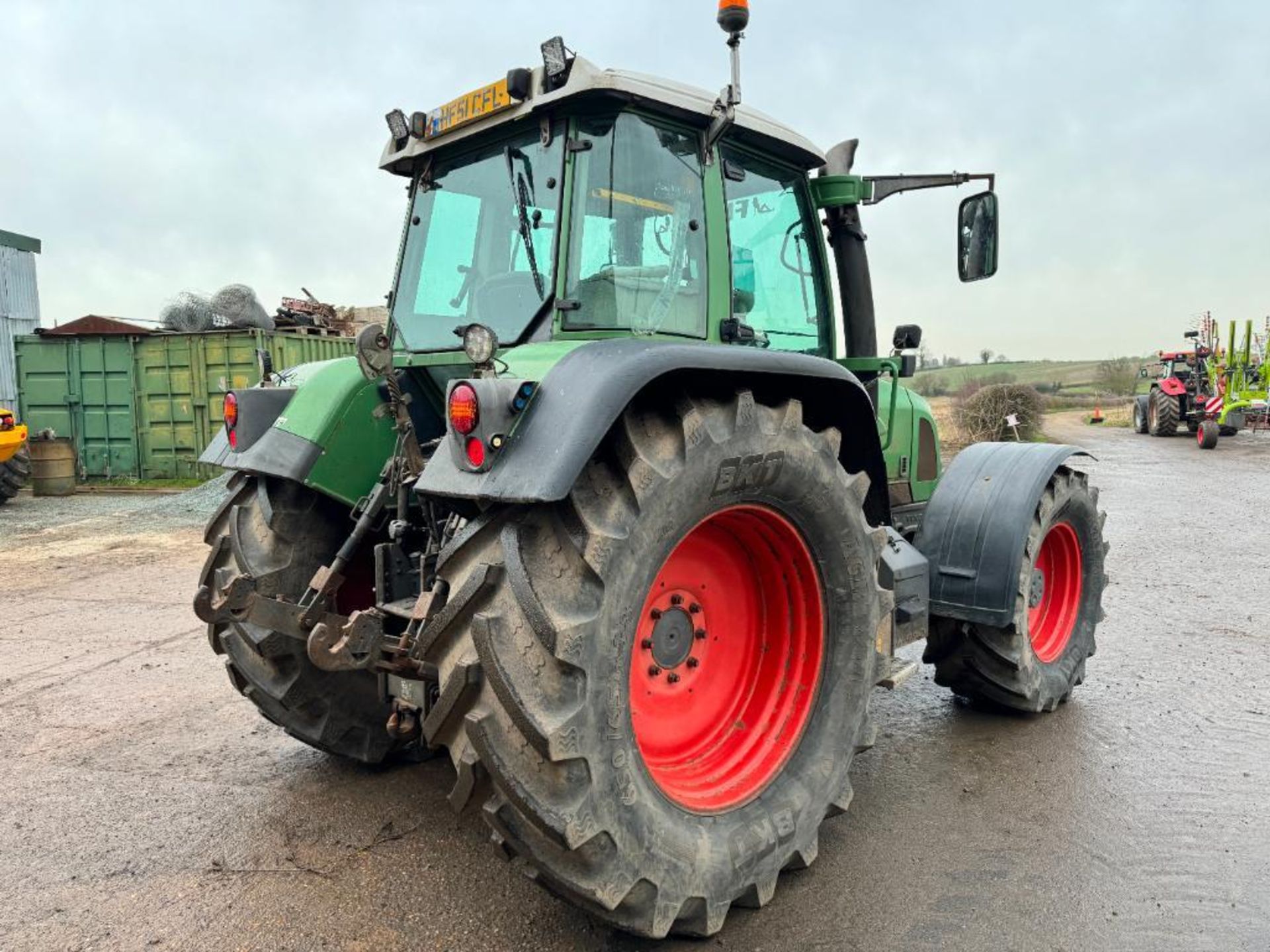 2001 Fendt 716 Vario 50kph 4wd tractor with 4 electric spools, air brakes and front linkage on BKT 5 - Image 13 of 22