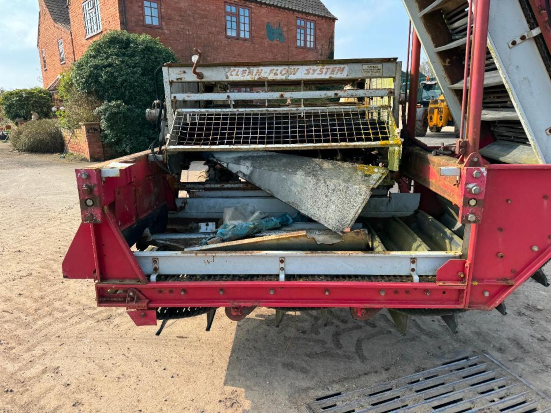 Reekie Clean Flow 2000 potato harvester. Spares or repairs - Image 6 of 12