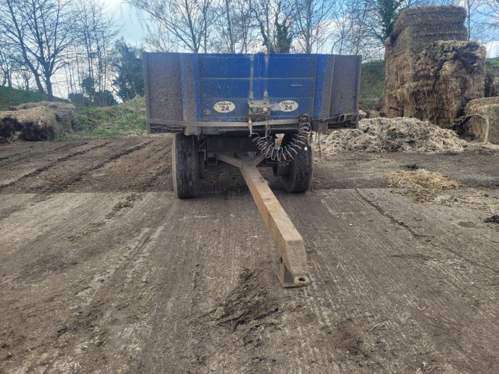 Tri-axle 45ft flat bed bale trailer with air brakes on 385/65R22.5 wheels and tyres with dolly - Image 4 of 6