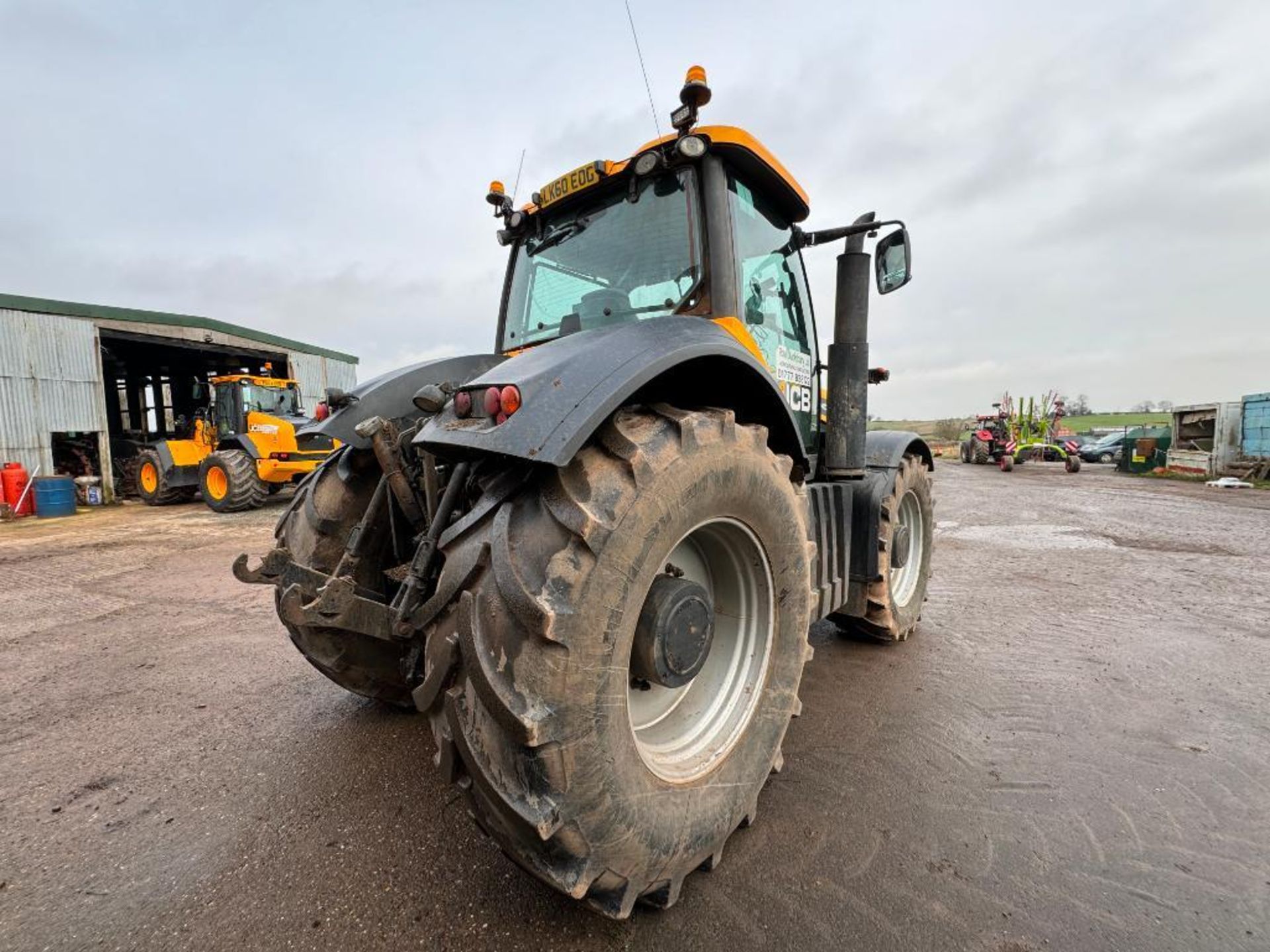 2010 JCB Fastrac 8250 Vario 4wd 65kph tractor with 4 electric spools, air brakes and front linkage o - Image 22 of 28