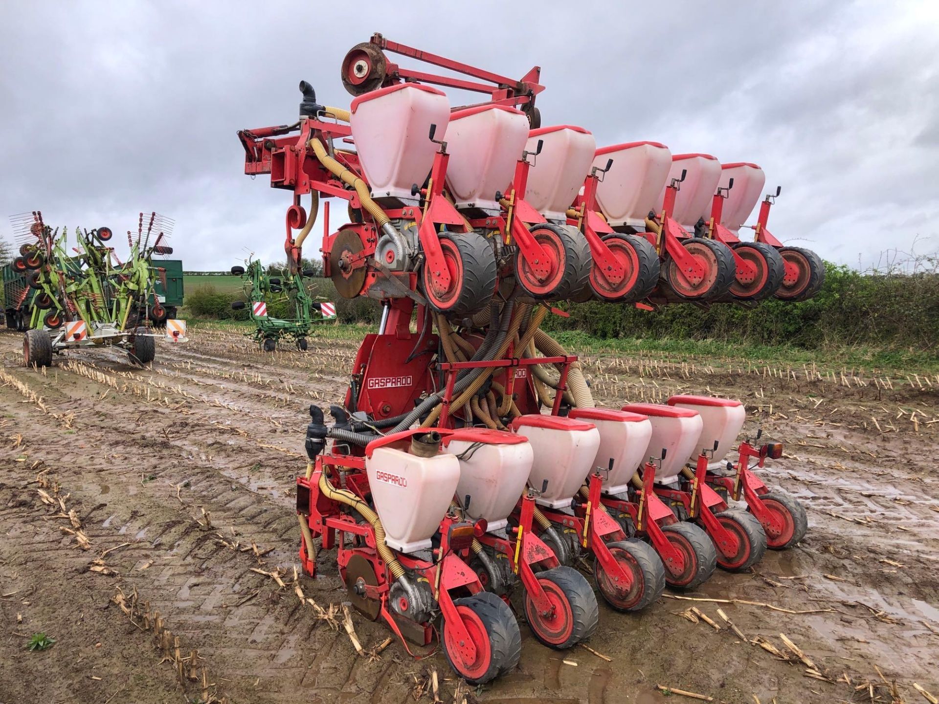 Gaspardo IS 12 row 6m maize drill, hydraulic folding with blockage sensors NB: Comes with manual - Image 17 of 19