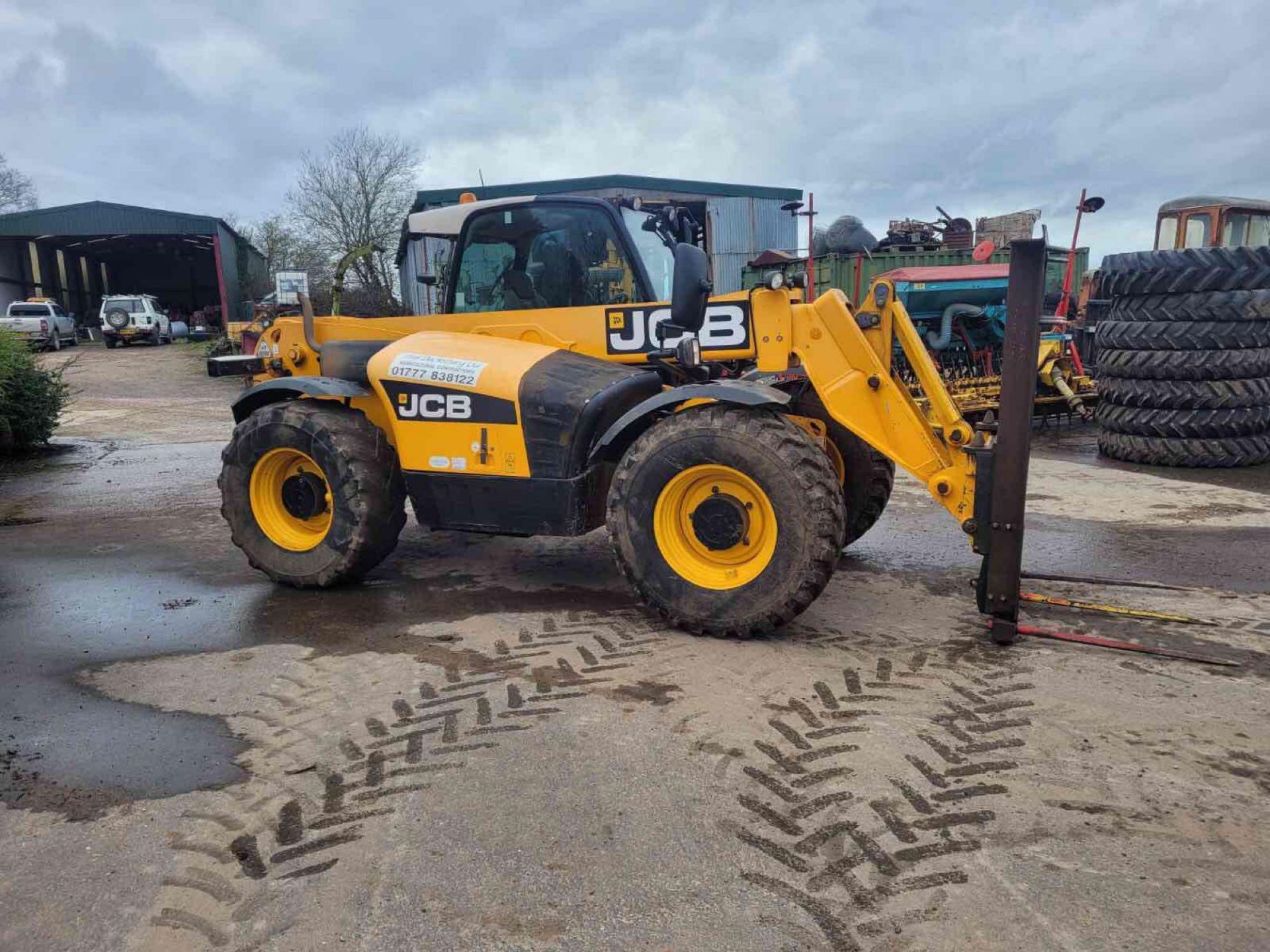 2010 JCB 531-70 Agri-Super Loadall with pin and cone headstock, pallet tines, PUH on 460/70R24 wheel - Image 10 of 13