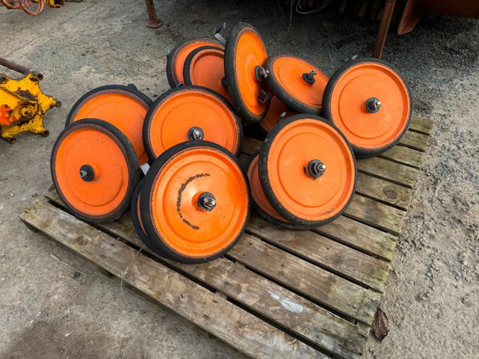 8No twin press wheels for Amazone EDX drill