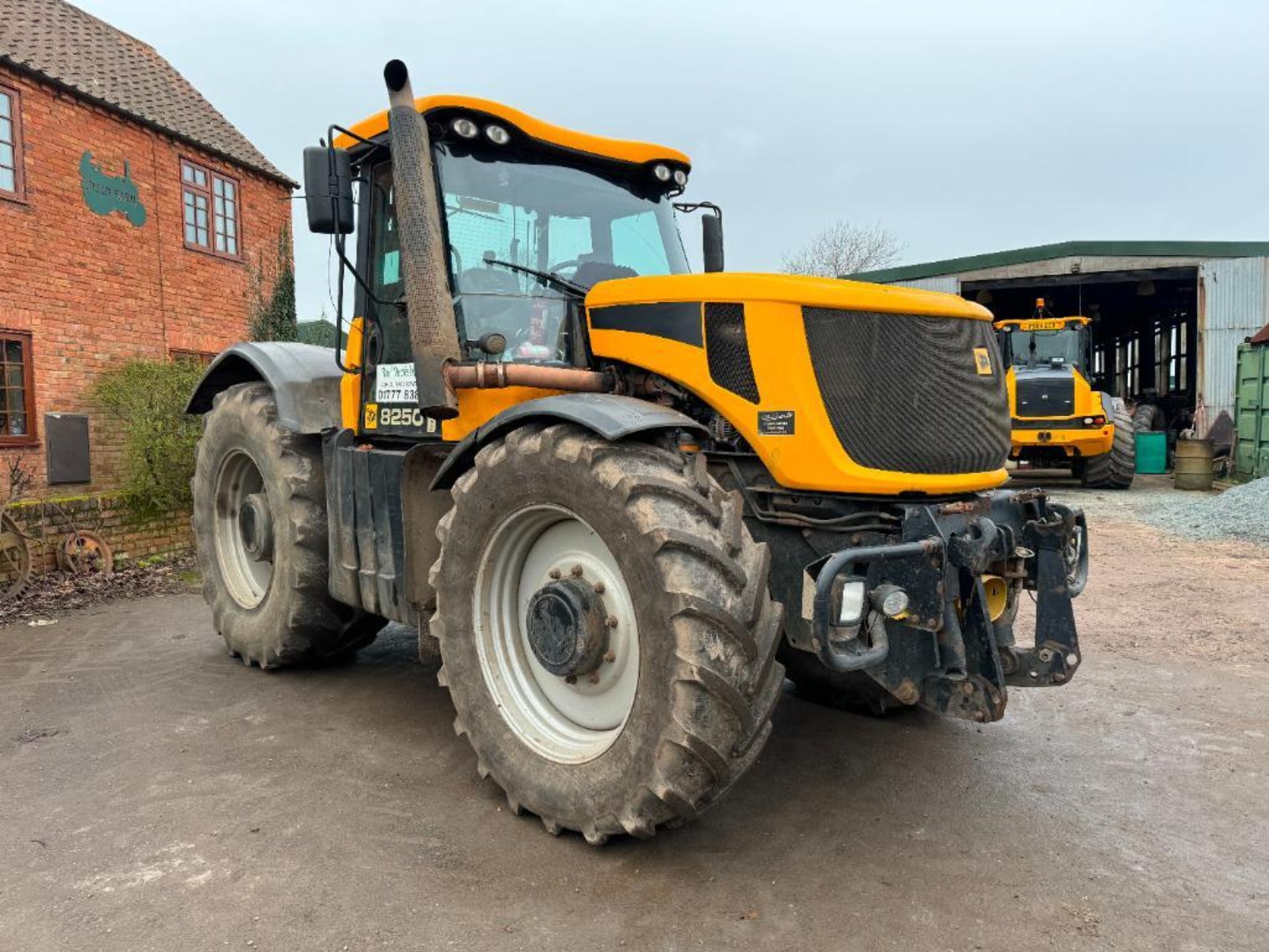 2006 JCB Fastrac 8250 Vario 65kph 4wd tractor with 4 electric spools, air brakes, front linkage and - Image 7 of 24