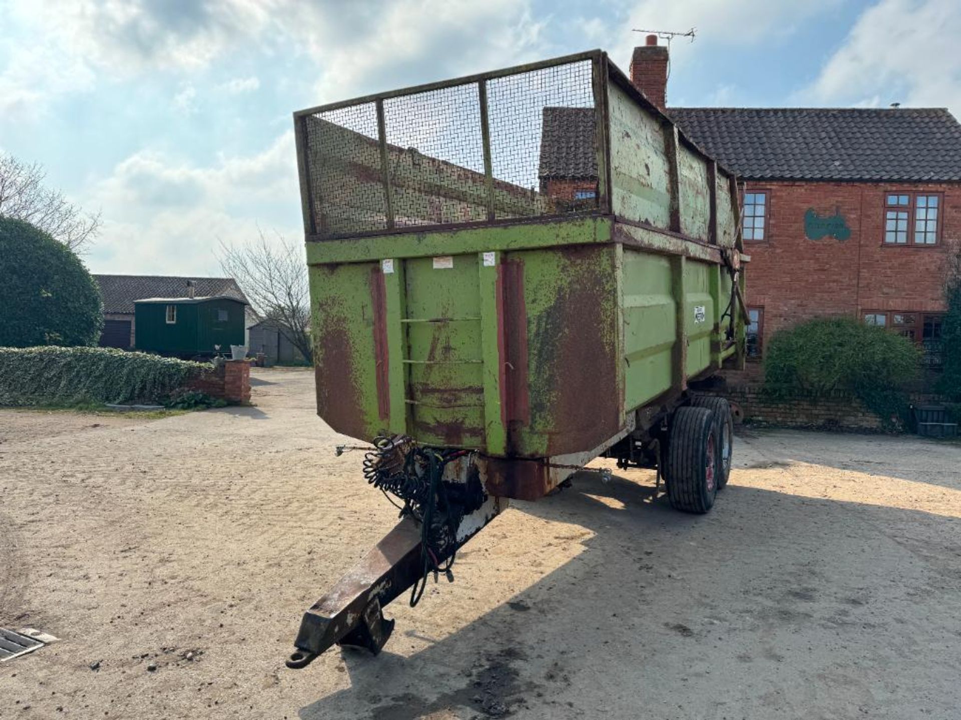 1993 Richard Weston 12t twin axle grain trailer with sprung drawbar, air brakes, hydraulic tailgate, - Image 2 of 17