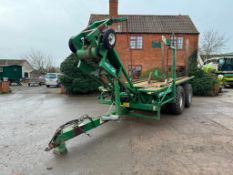 2007 Heath Super Chaser QM twin axle bale chaser with Quadrant and Hesston carriage, hydraulic brake