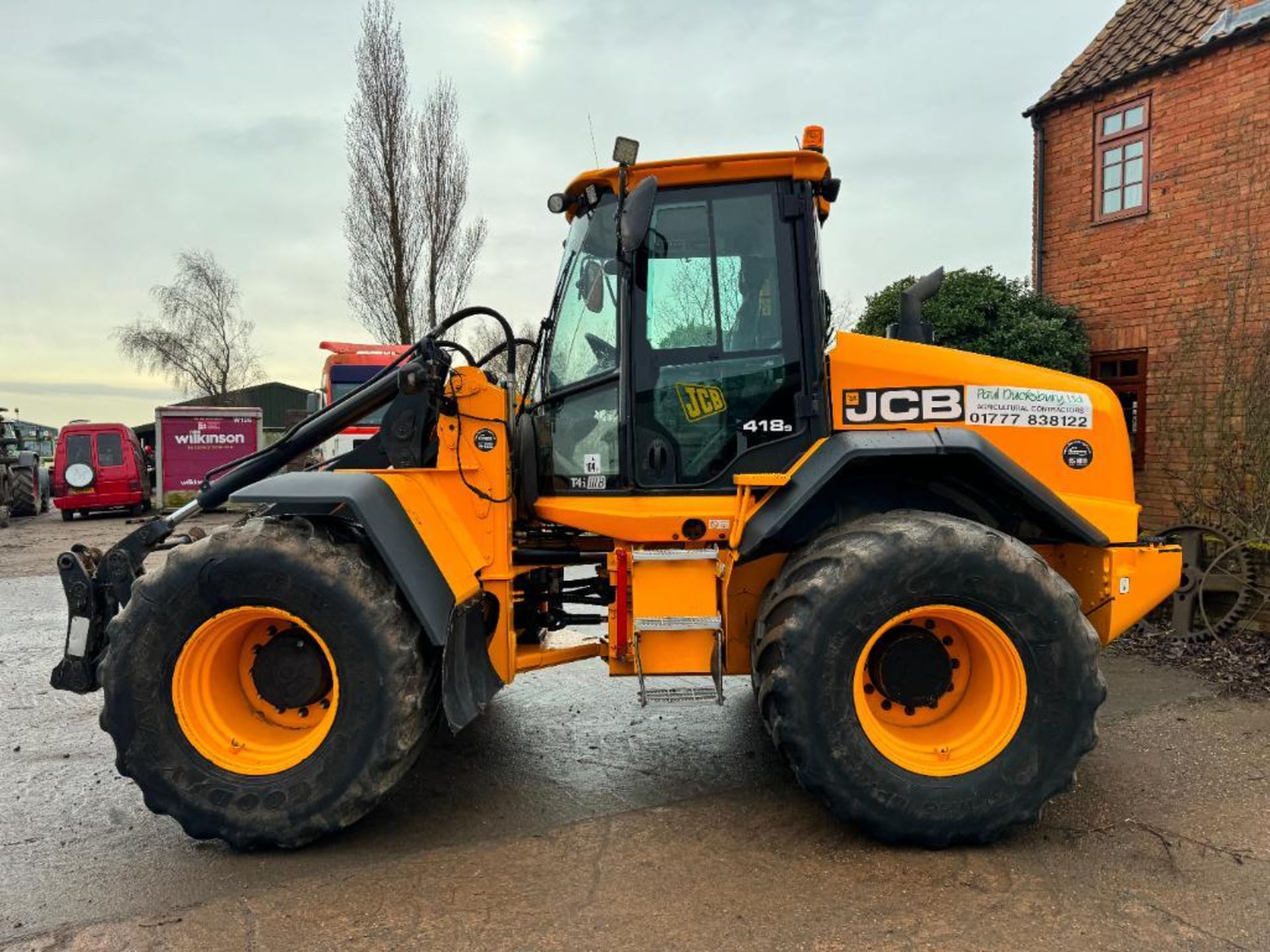 2014 JCB 418S T4i IIIB loading shovel with Volvo headstock on Goodyear 750/55R26 wheels and tyres. R - Bild 12 aus 20