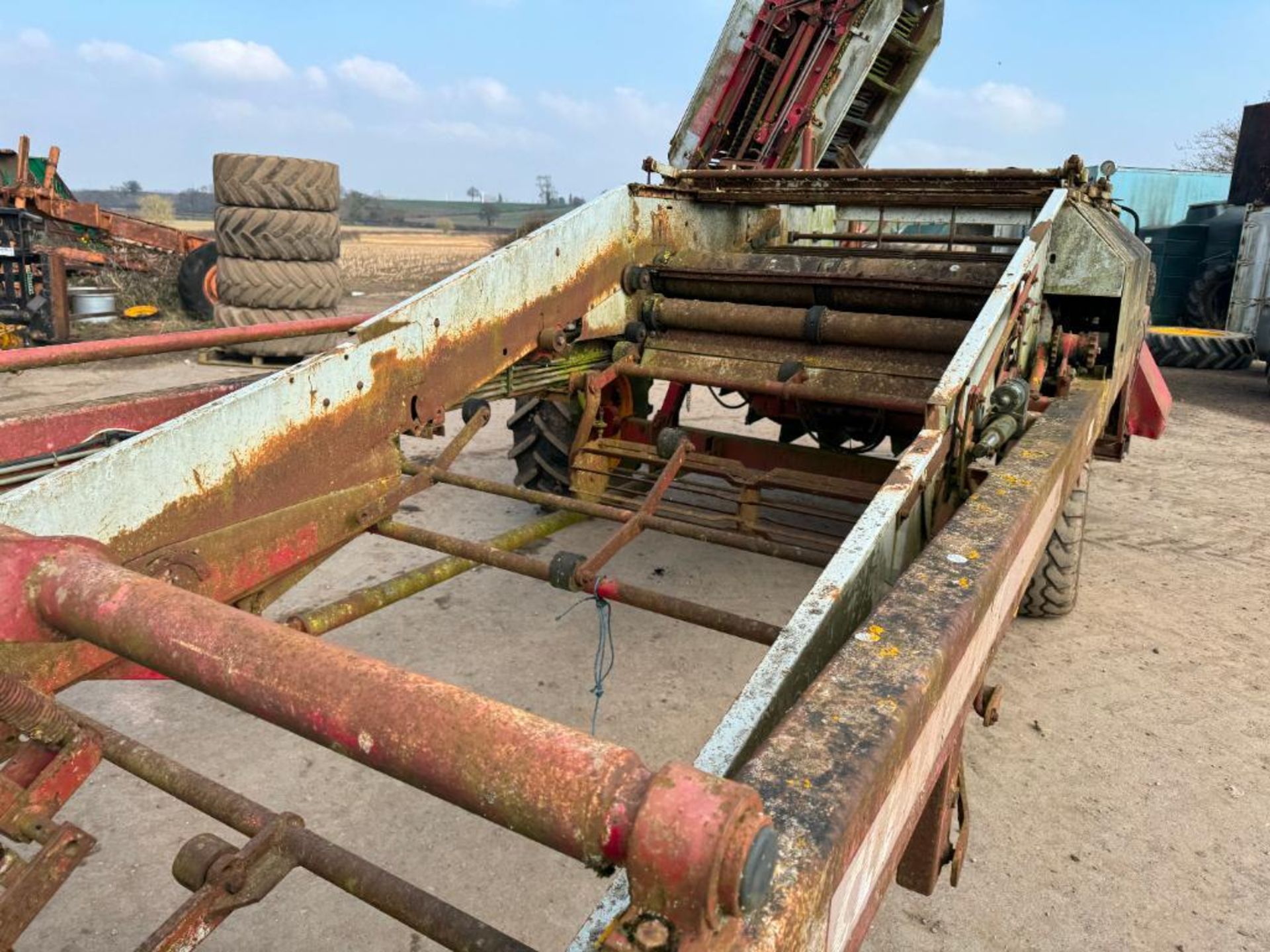 Reekie Clean Flow 2000 potato harvester. Spares or repairs - Image 11 of 12