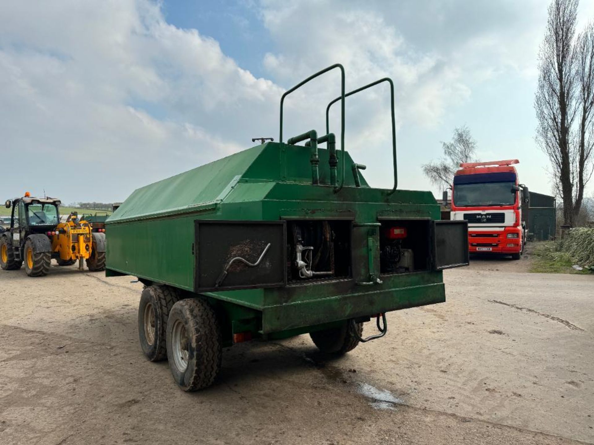 Bunded 7500l twin axle trailed diesel bowser with diesel powered pump, retractable hose and nozzle o - Image 7 of 13