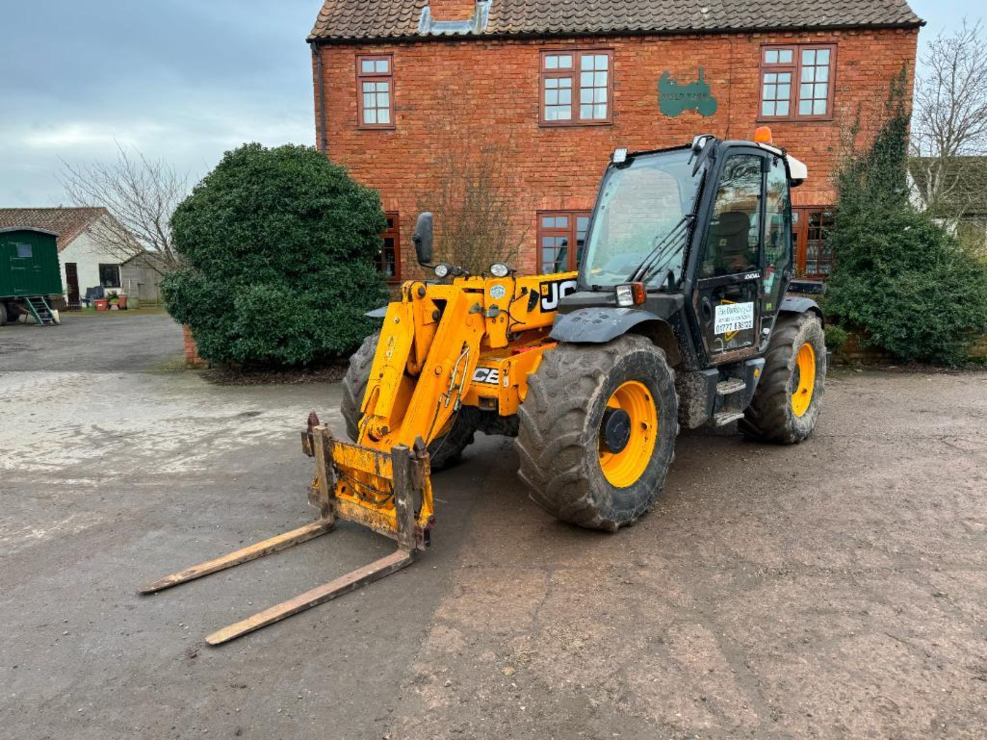 2012 JCB 531-70 Agri-Super loadall with pin and cone headstock, pallet tines, PUH on Firestone 460/7 - Image 6 of 21