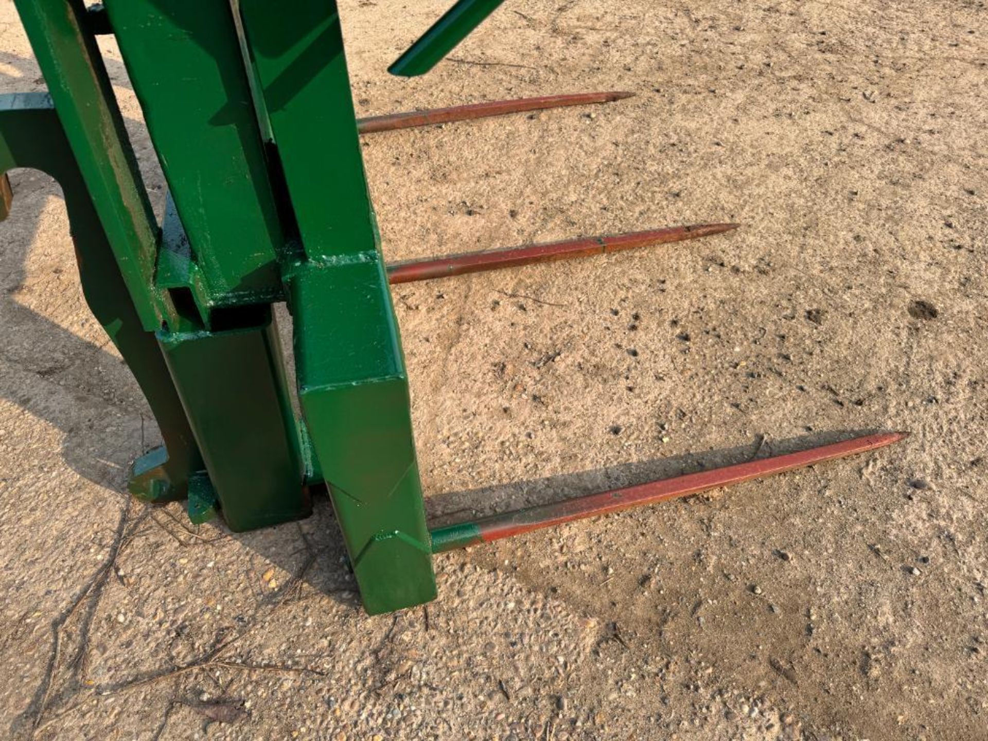 Hydraulic 4 bale grab with Volvo loading shovel attachments - Image 8 of 9