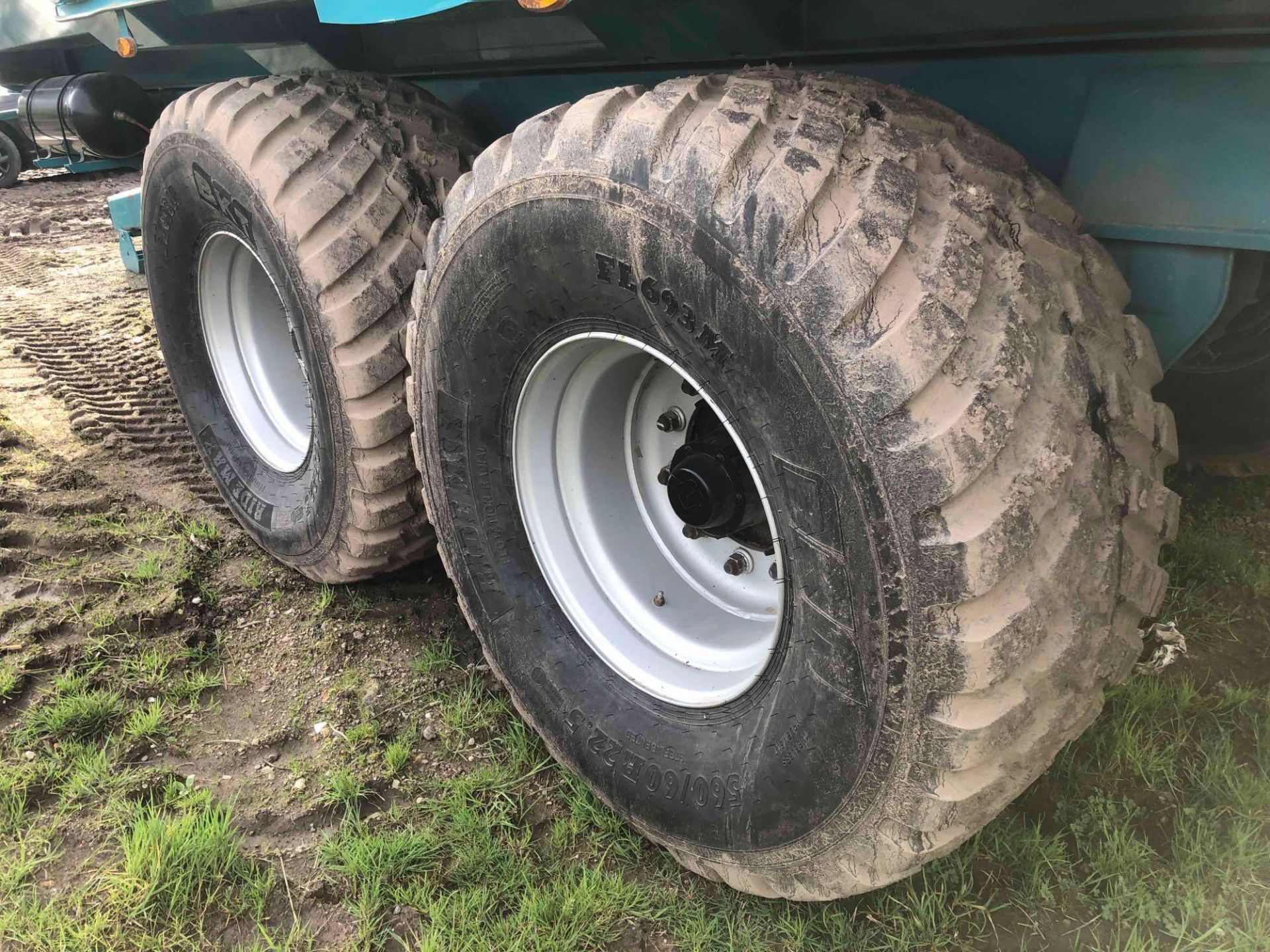 2022 Rolland Rollspeed 6835 18t twin axle grain trailer with sprung drawbar, air brakes, hydraulic t - Image 9 of 13