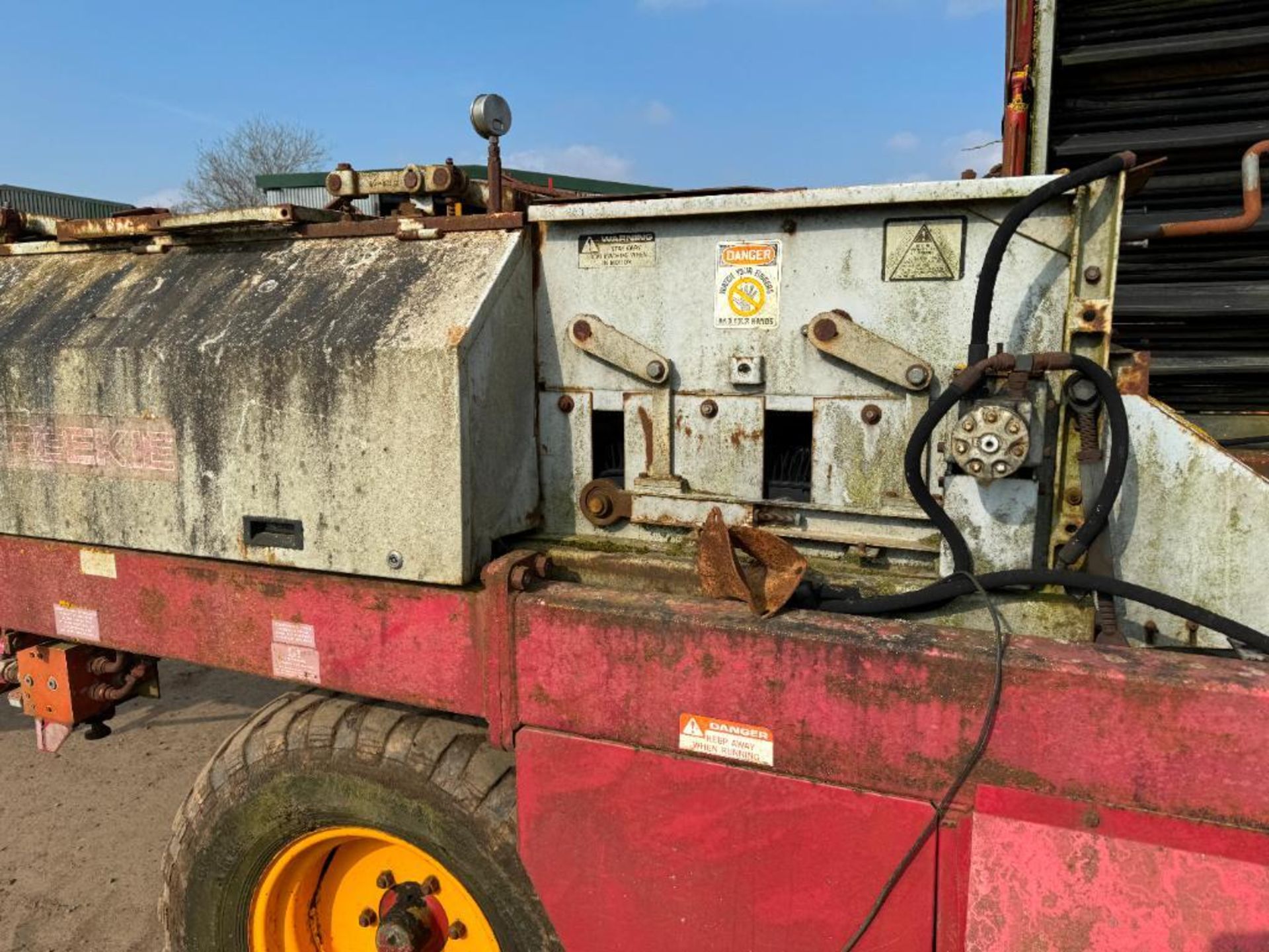 Reekie Clean Flow 2000 potato harvester. Spares or repairs - Image 8 of 12