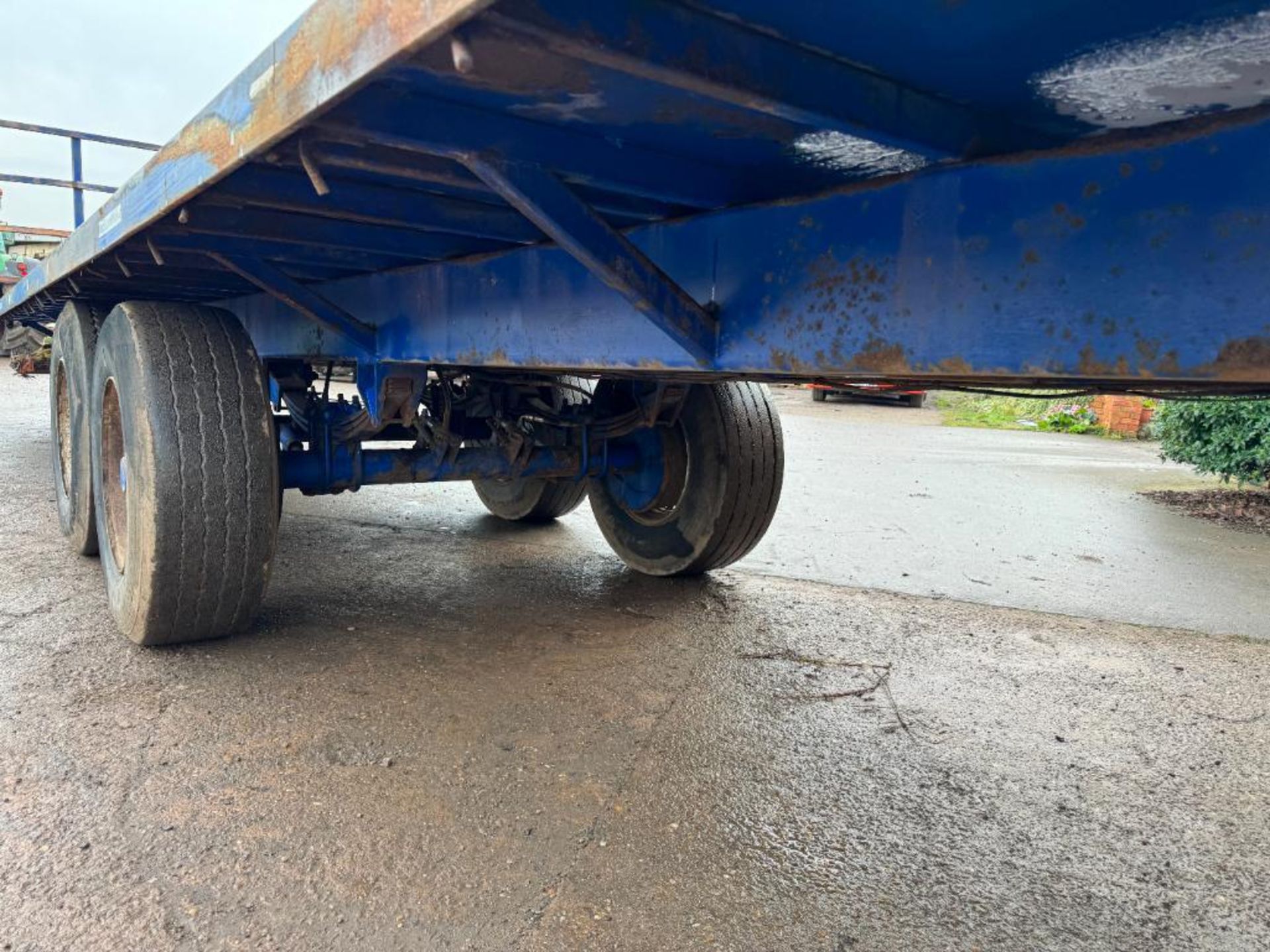 Philip Watkins 32ft twin axle flat bed trailer with metal floor, front bale rave, sprung drawbar and - Image 6 of 11