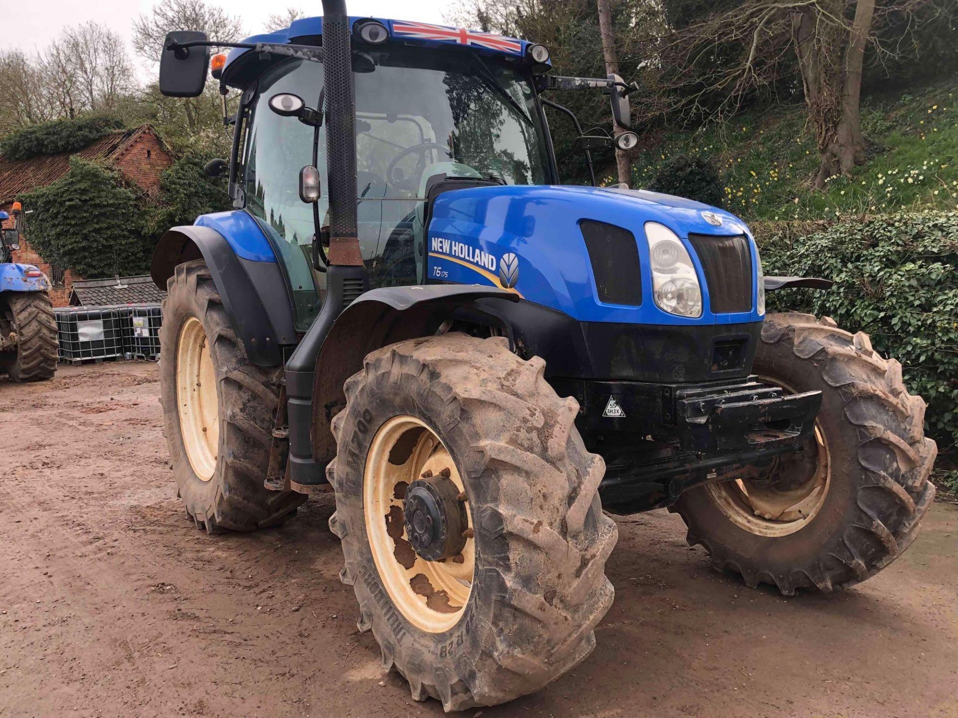 2013 New Holland T6.175 4wd tractor, 3 manual spools, air, on 420/70R28 front and 520/70R38 rear whe - Bild 8 aus 26