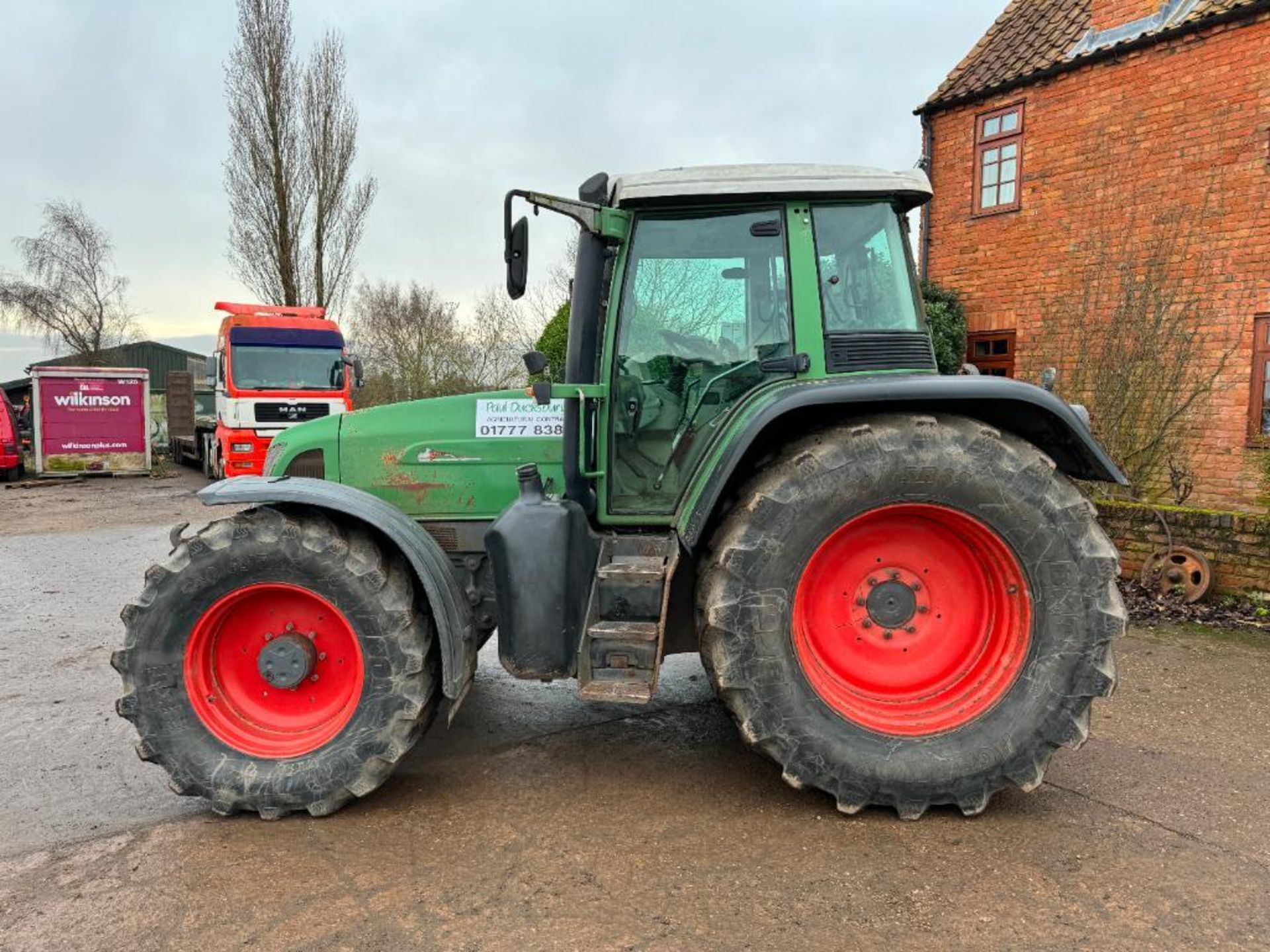 2001 Fendt 716 Vario 50kph 4wd tractor with 4 electric spools, air brakes and front linkage on BKT 5 - Image 20 of 22