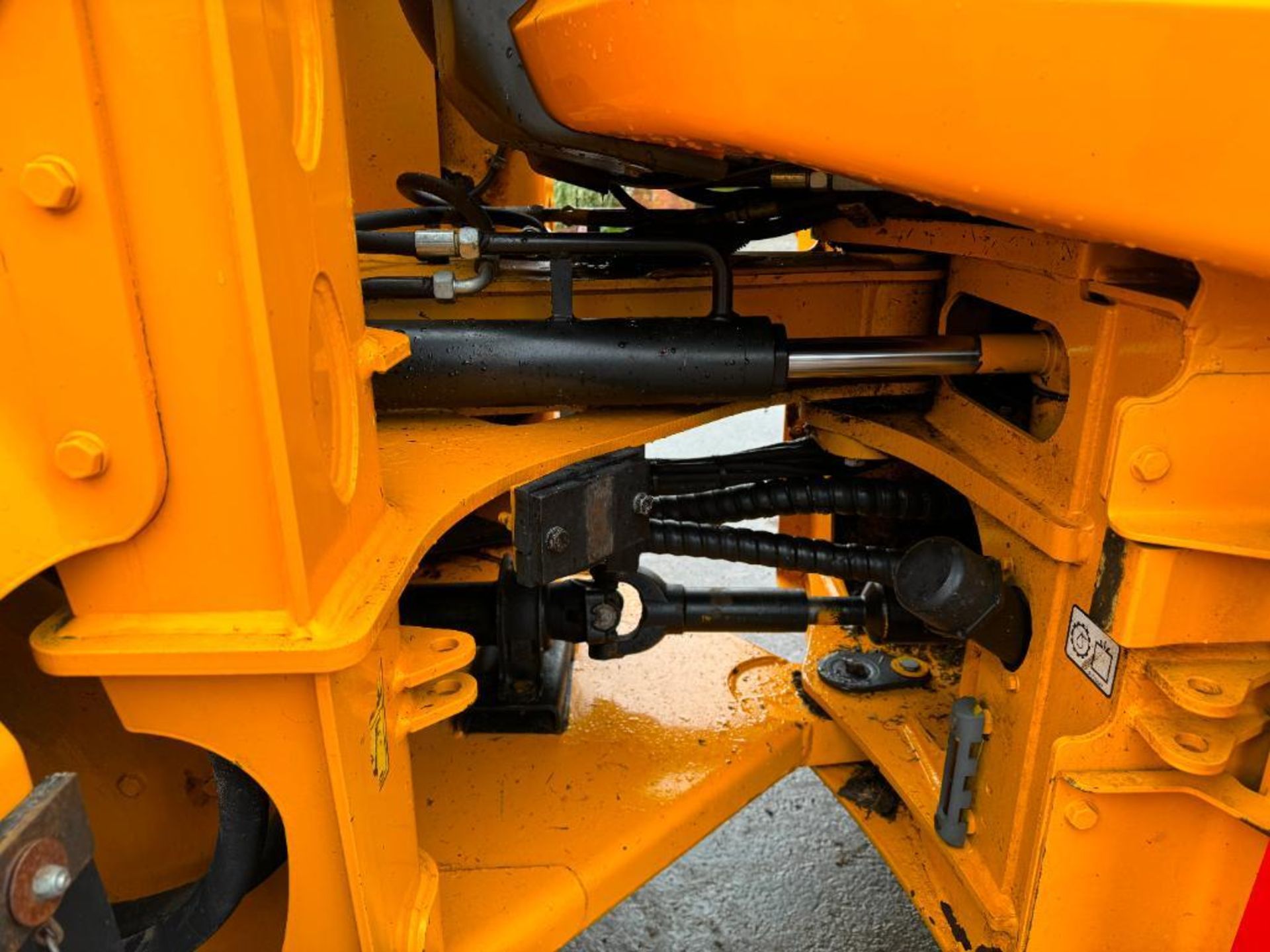 2014 JCB 418S T4i IIIB loading shovel with Volvo headstock on Goodyear 750/55R26 wheels and tyres. R - Image 18 of 20