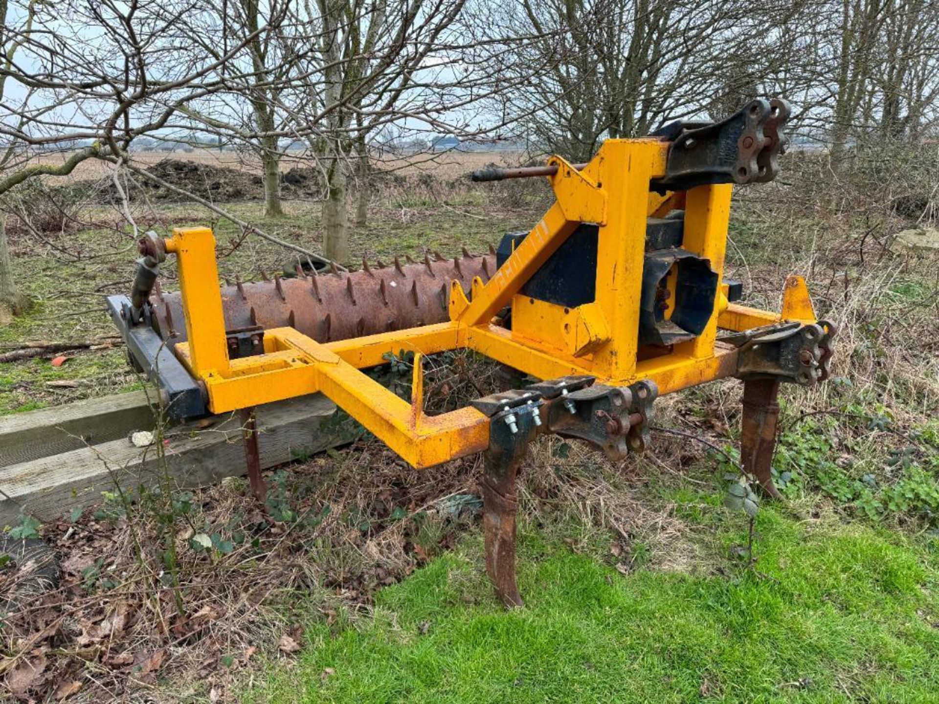 McConnel Shakerator 5 leg cultivator with rear packer. Serial No: 27CK05-95 c/w additional Oxford ro - Image 5 of 6