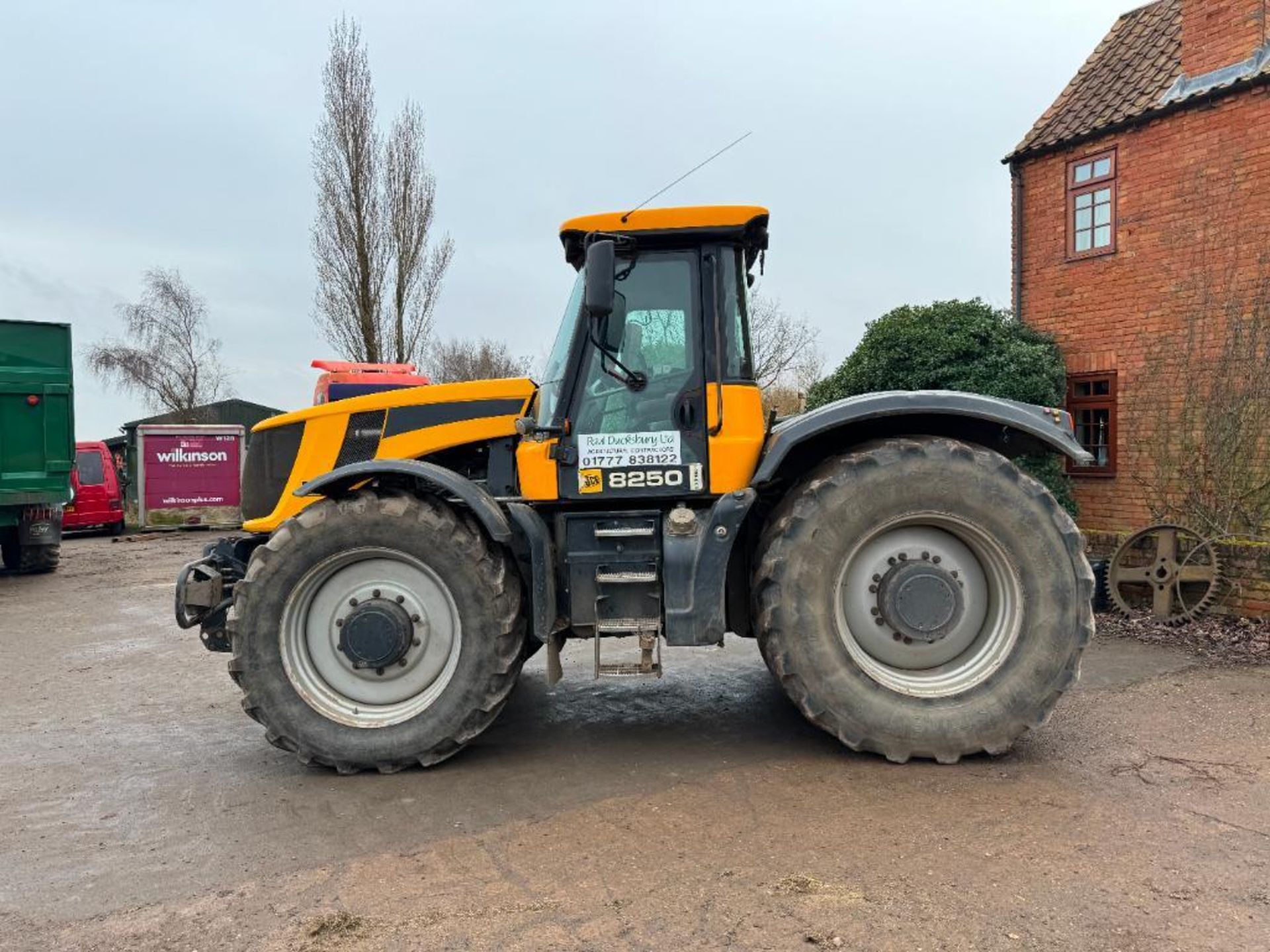 2006 JCB Fastrac 8250 Vario 65kph 4wd tractor with 4 electric spools, air brakes, front linkage and - Image 16 of 24