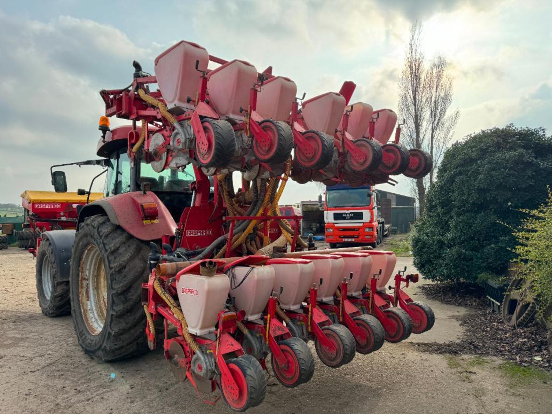 Gaspardo IS 12 row 6m maize drill, hydraulic folding with blockage sensors NB: Comes with manual - Image 3 of 19