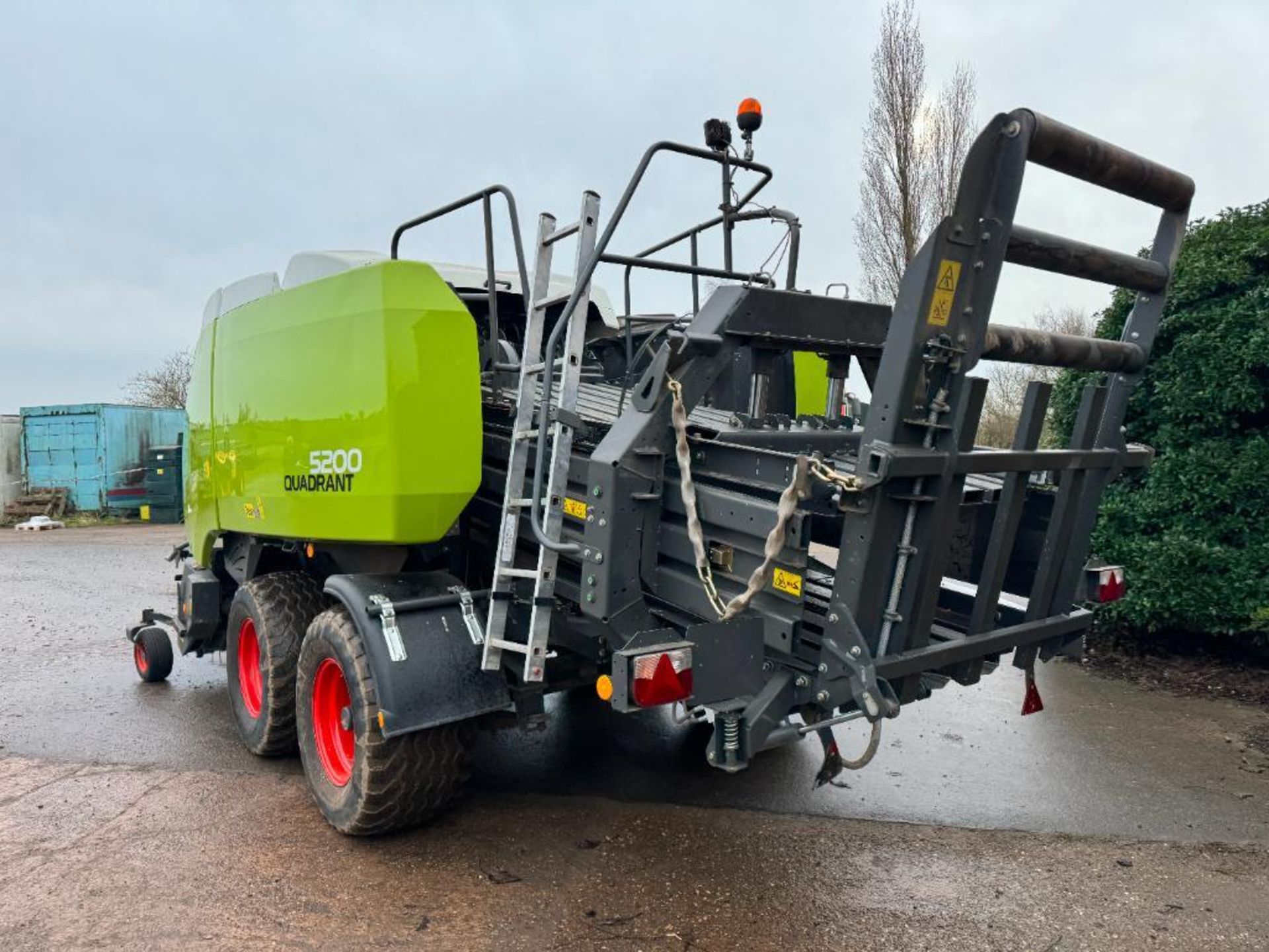 2017 Claas 5200 Quadrant 6 string twin axle baler and Claas communicator with 120x70 chamber, rotati - Image 12 of 27