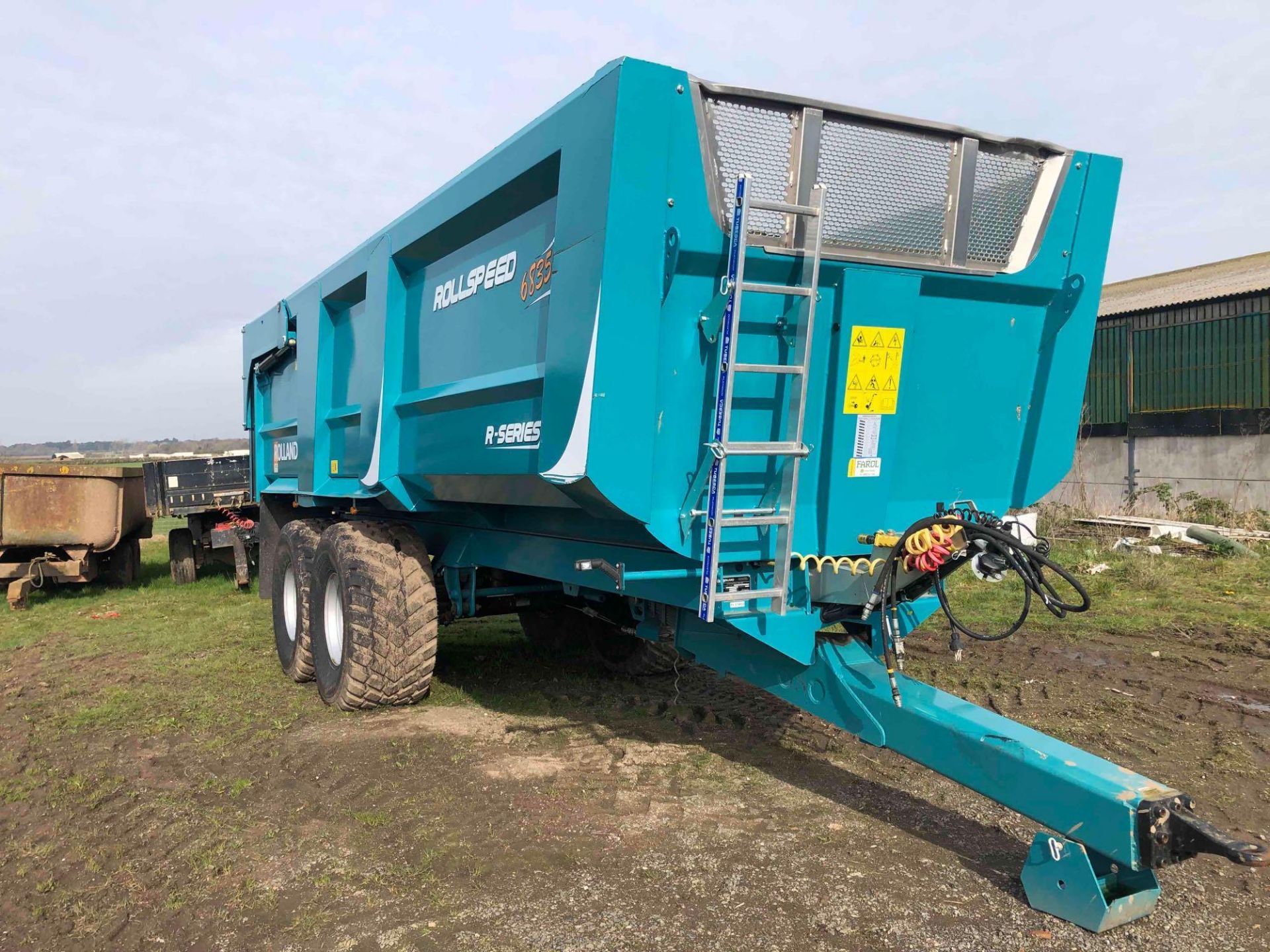 2022 Rolland Rollspeed 6835 18t twin axle grain trailer with sprung drawbar, air brakes, hydraulic t - Image 4 of 13