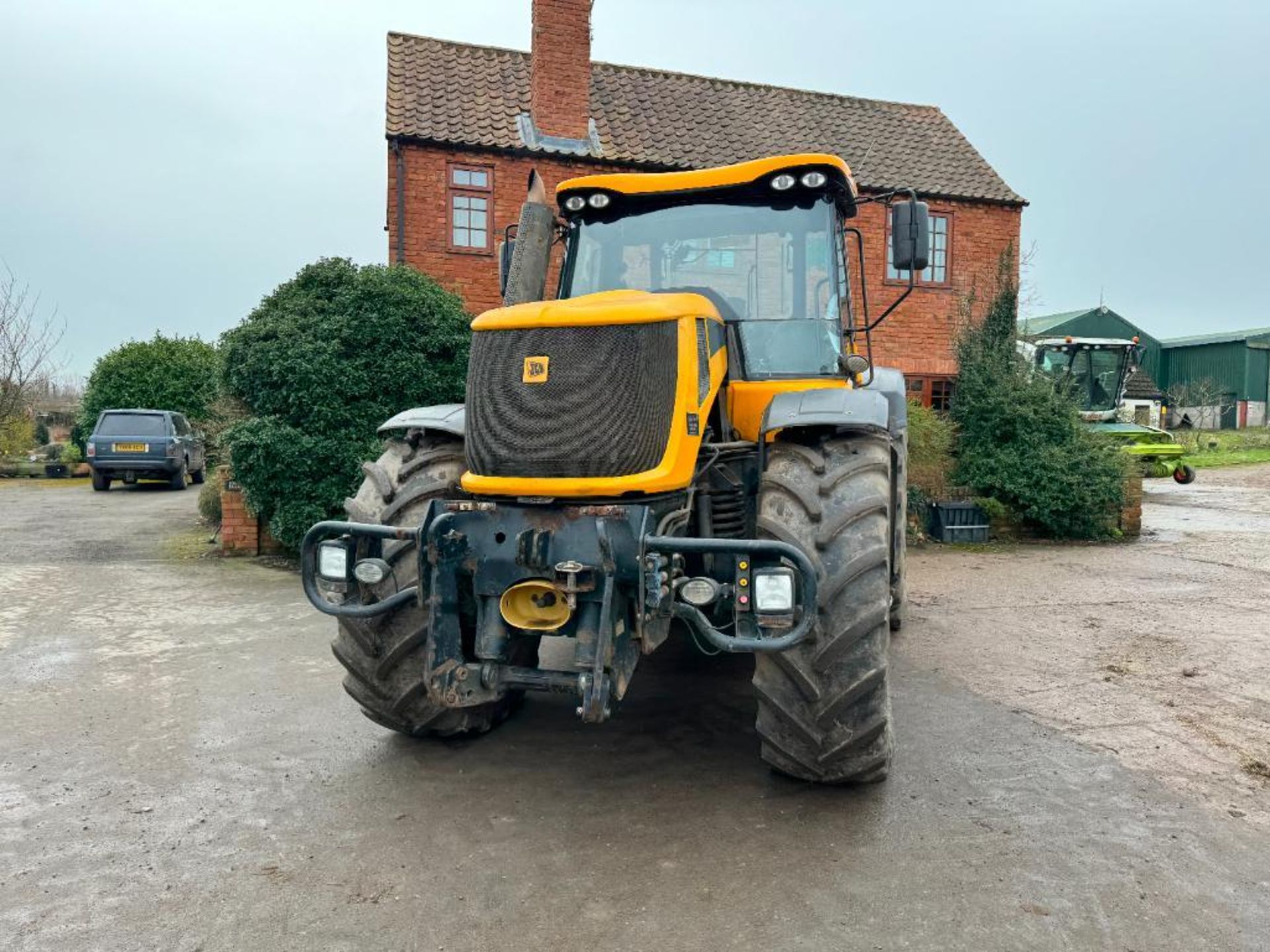 2006 JCB Fastrac 8250 Vario 65kph 4wd tractor with 4 electric spools, air brakes, front linkage and - Image 4 of 24