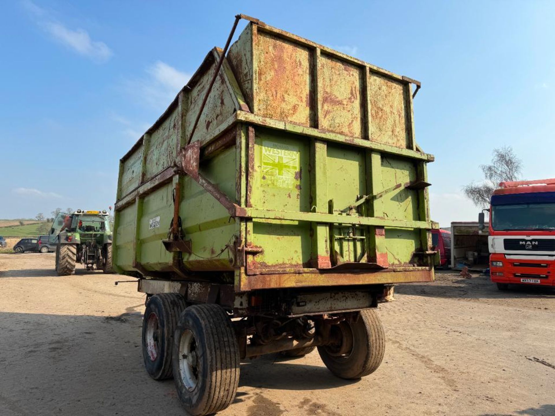 1993 Richard Weston 12t twin axle grain trailer with sprung drawbar, air brakes, hydraulic tailgate, - Image 7 of 17