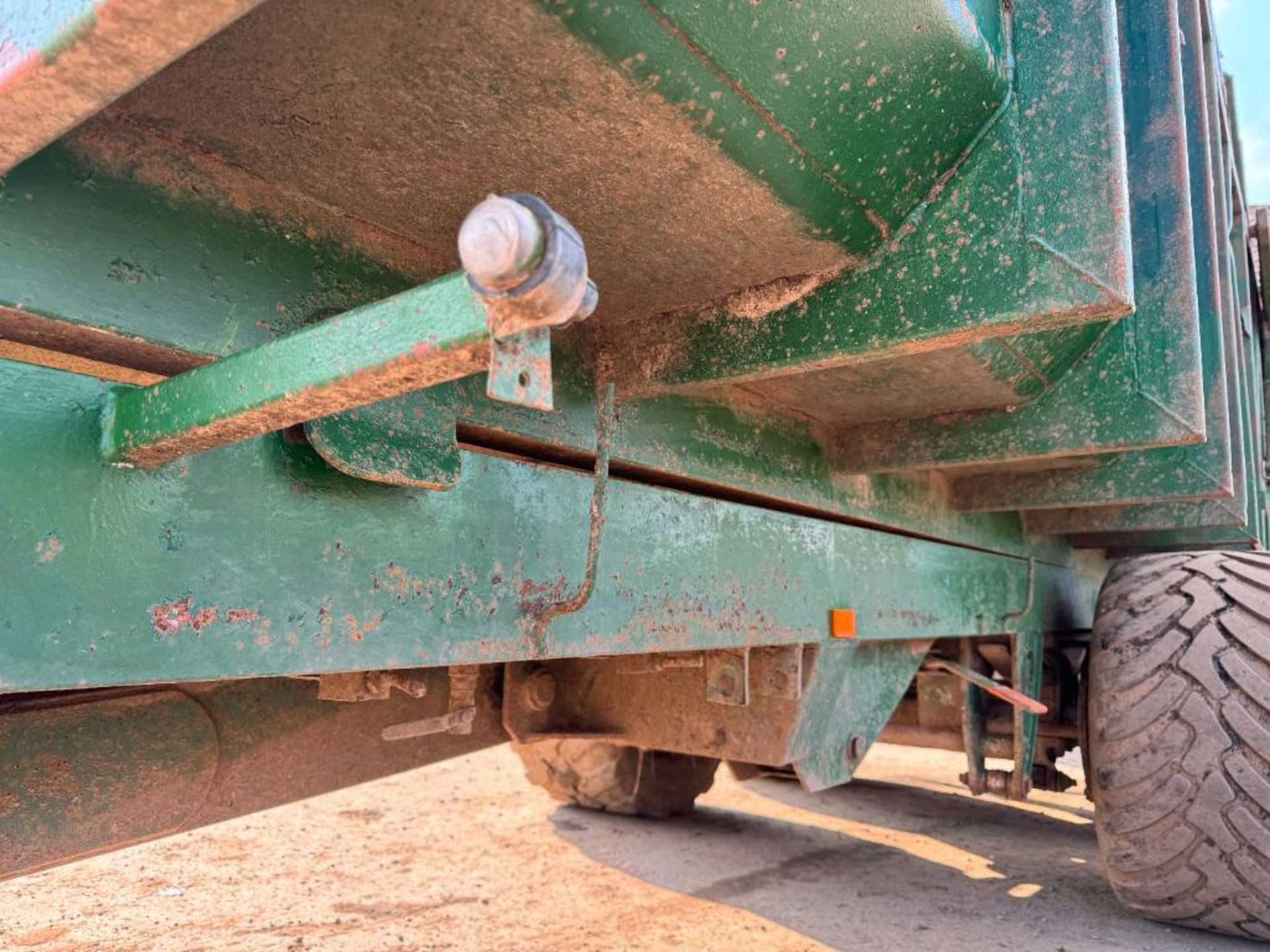 Twin axle 16t grain tailer with sprung drawbar, air brakes, hydraulic tailgate, grain chute and sila - Image 11 of 11