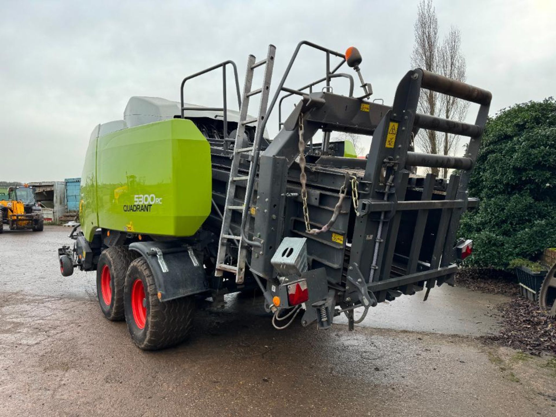 2017 Claas 5300RC Quadrant 6 string twin axle baler and Claas communicator with 120x90 chamber, bale - Image 9 of 33