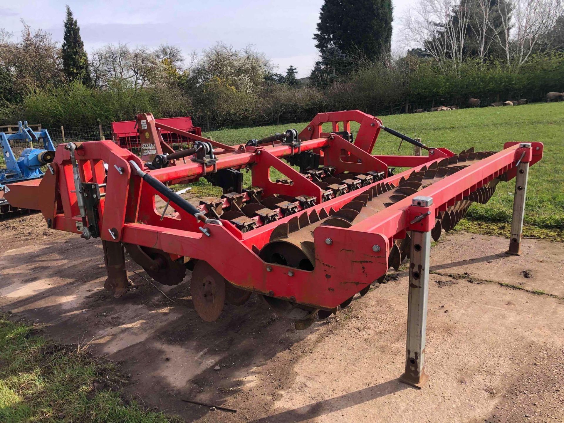 Spaldings Flatlift 5 leg (3.5m) with discs and crumbler. Serial No: 9075 - Image 11 of 15