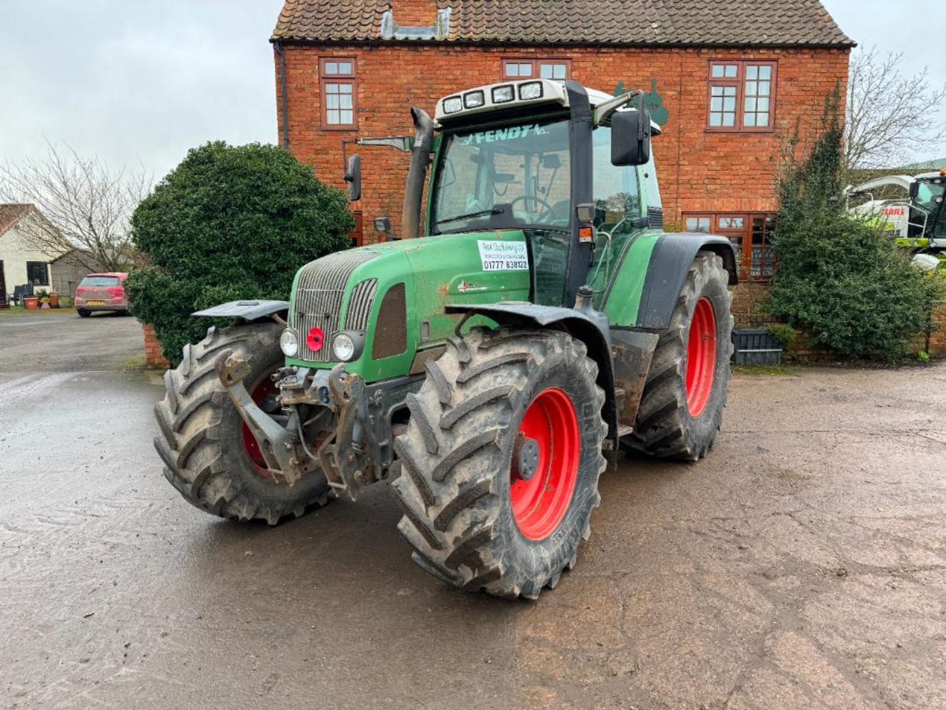 2001 Fendt 716 Vario 50kph 4wd tractor with 4 electric spools, air brakes and front linkage on BKT 5 - Image 3 of 22