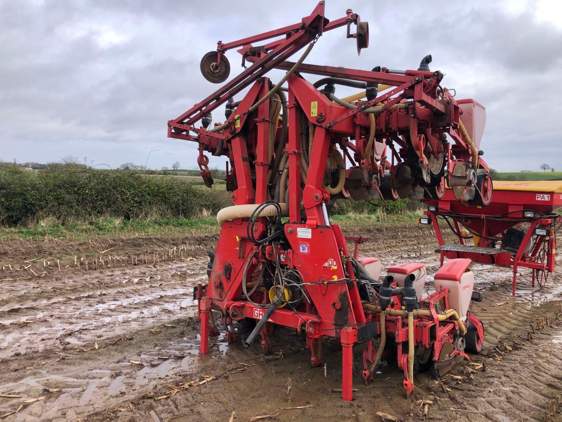 Gaspardo IS 12 row 6m maize drill, hydraulic folding with blockage sensors NB: Comes with manual - Image 16 of 19