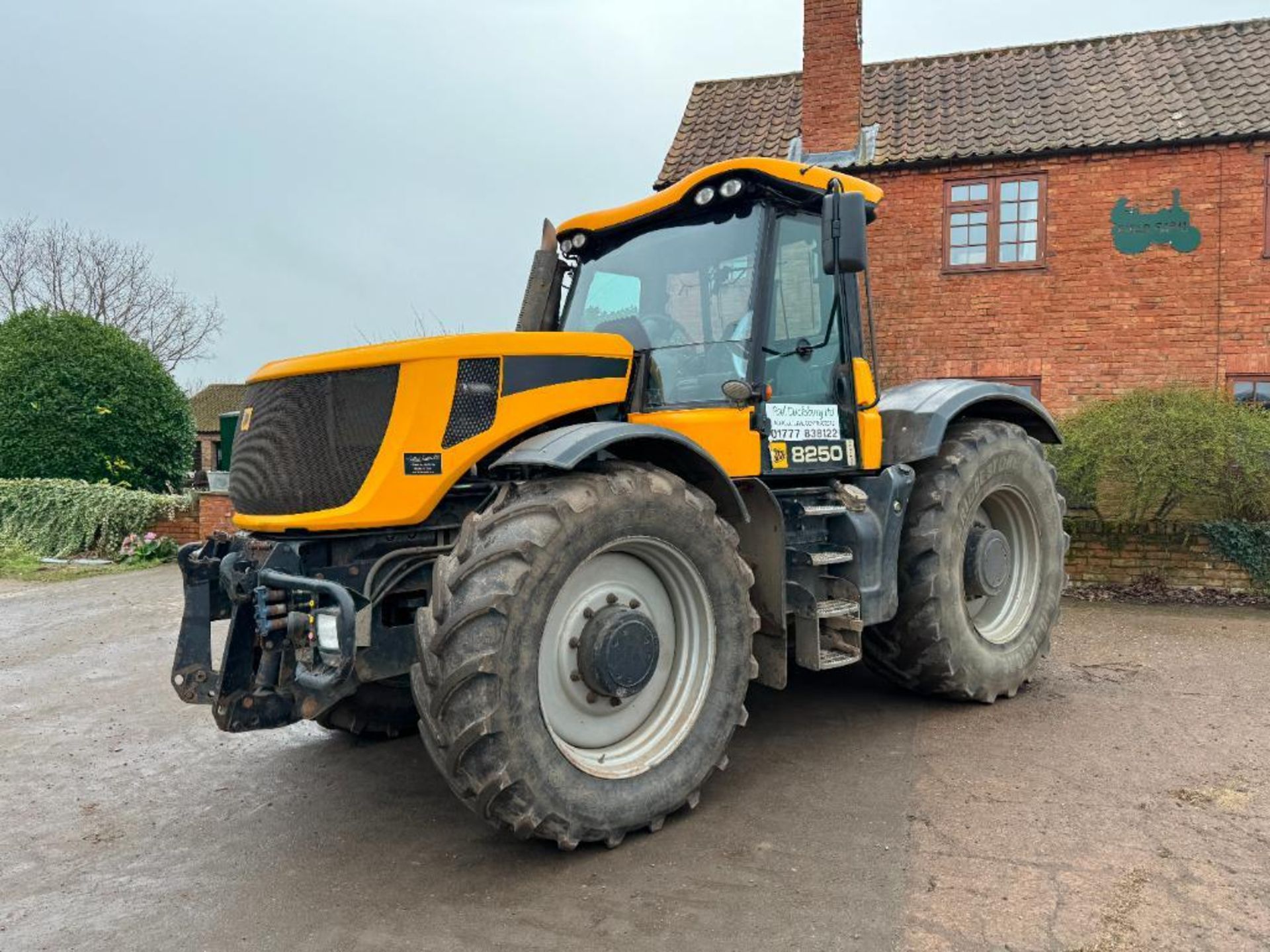 2006 JCB Fastrac 8250 Vario 65kph 4wd tractor with 4 electric spools, air brakes, front linkage and - Image 3 of 24