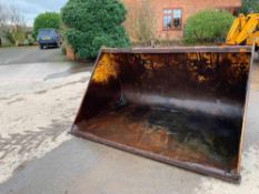 Grain bucket with pin and cone attachments