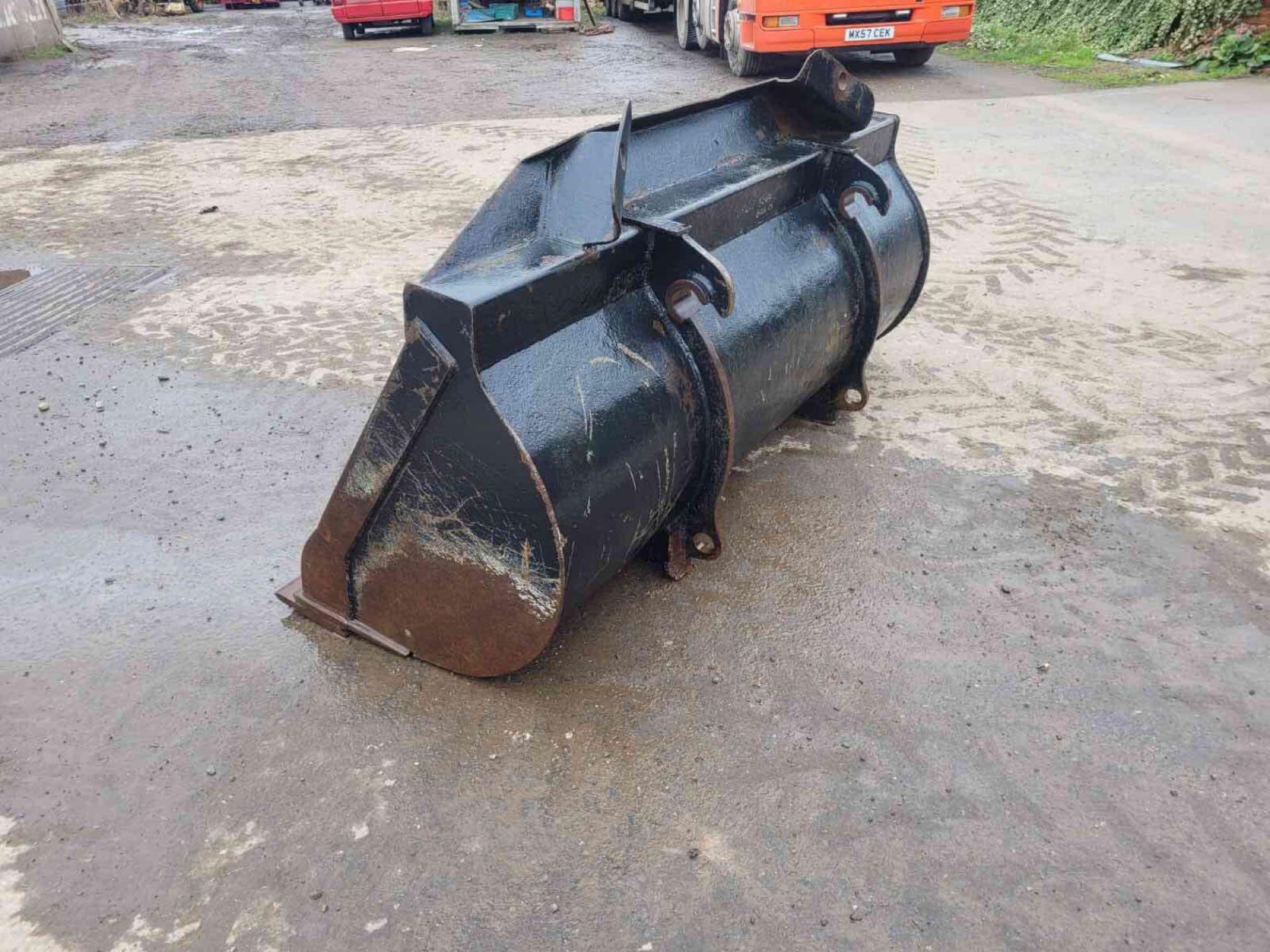 General purpose 2.3m bucket with Volvo loading shovel attachments - Bild 2 aus 5