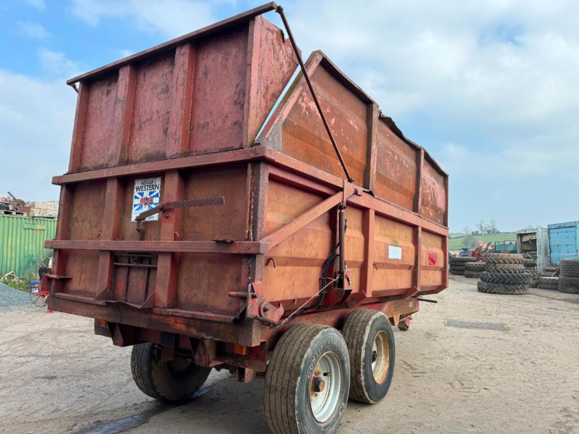 1995 Richard Western 12t twin axle root trailer with hydraulic tailgate and grain chute with silage - Image 7 of 14