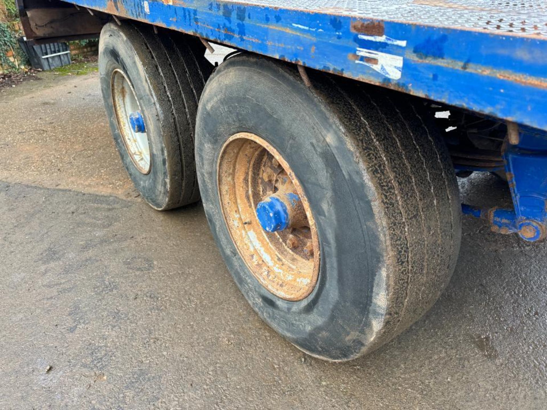 Philip Watkins 32ft twin axle flat bed trailer with metal floor, front bale rave, sprung drawbar and - Image 2 of 11