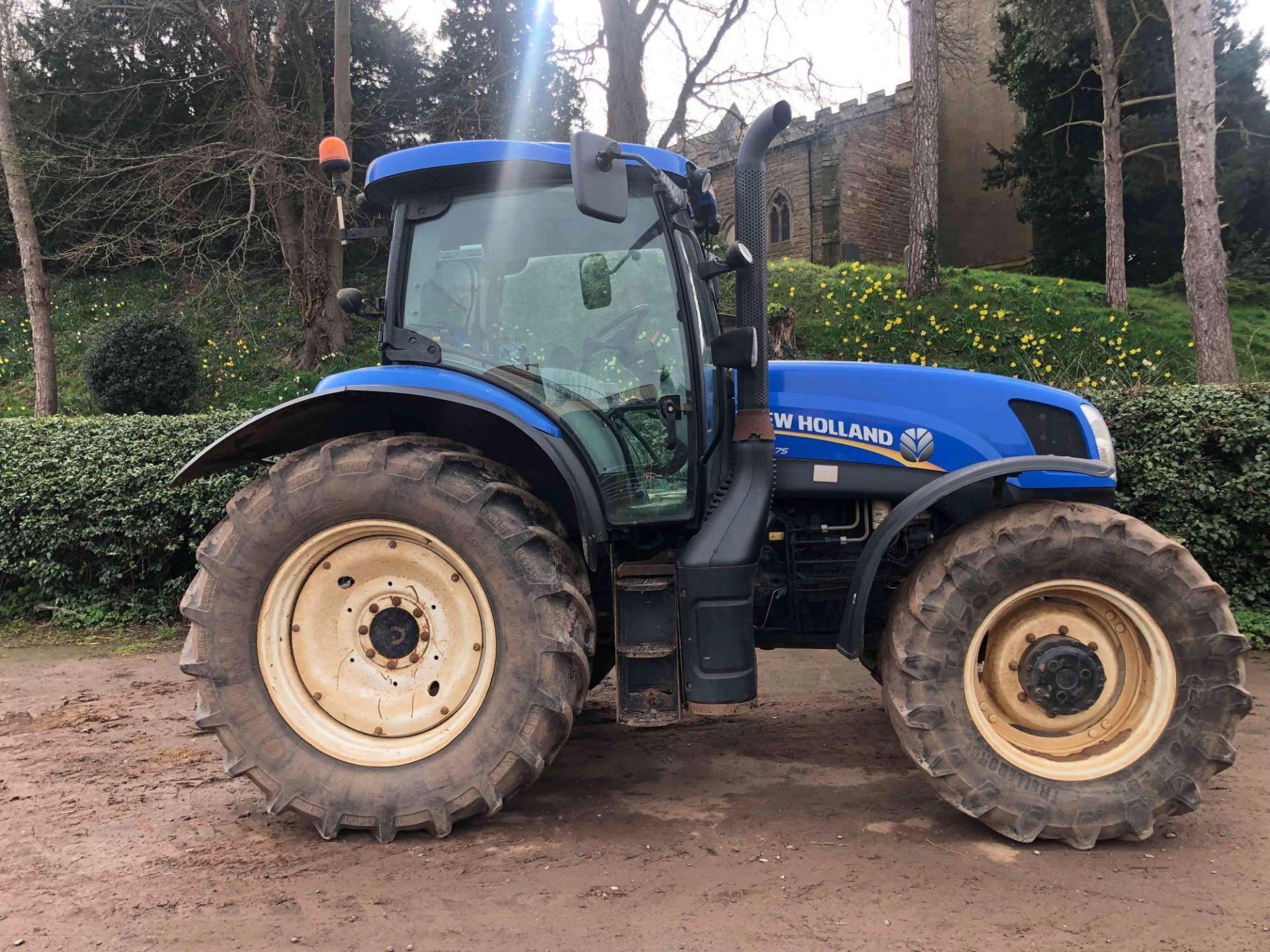 2013 New Holland T6.175 4wd tractor, 3 manual spools, air, on 420/70R28 front and 520/70R38 rear whe - Image 19 of 26