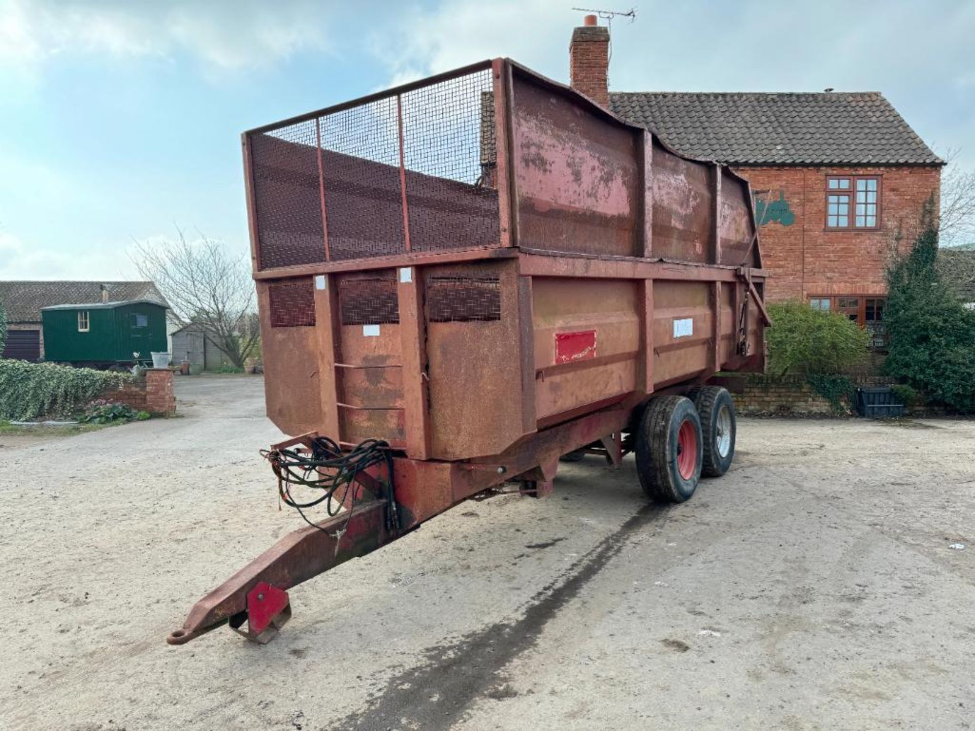 1995 Richard Western 12t twin axle root trailer with hydraulic tailgate and grain chute with silage - Image 2 of 14