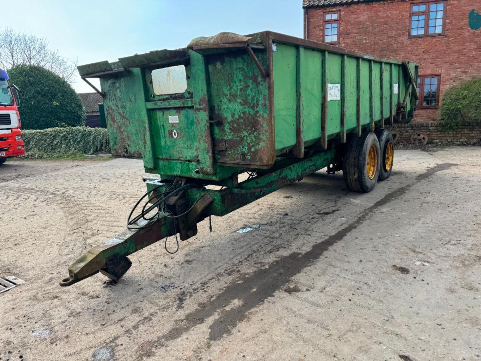 Easterby 10t twin axle root trailer with sprung drawbar, hydraulic tailgate and grain chute on 385/6 - Image 5 of 14