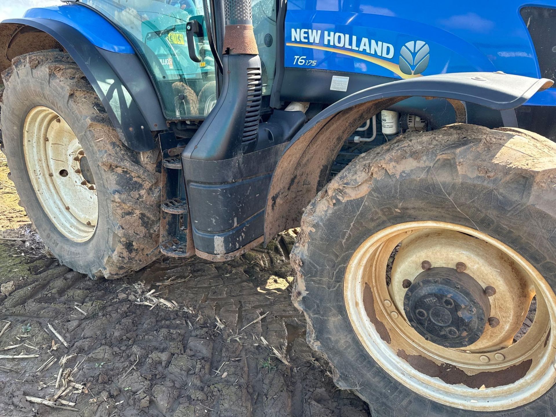 2013 New Holland T6.175 4wd tractor, 3 manual spools, air, on 420/70R28 front and 520/70R38 rear whe - Bild 22 aus 26