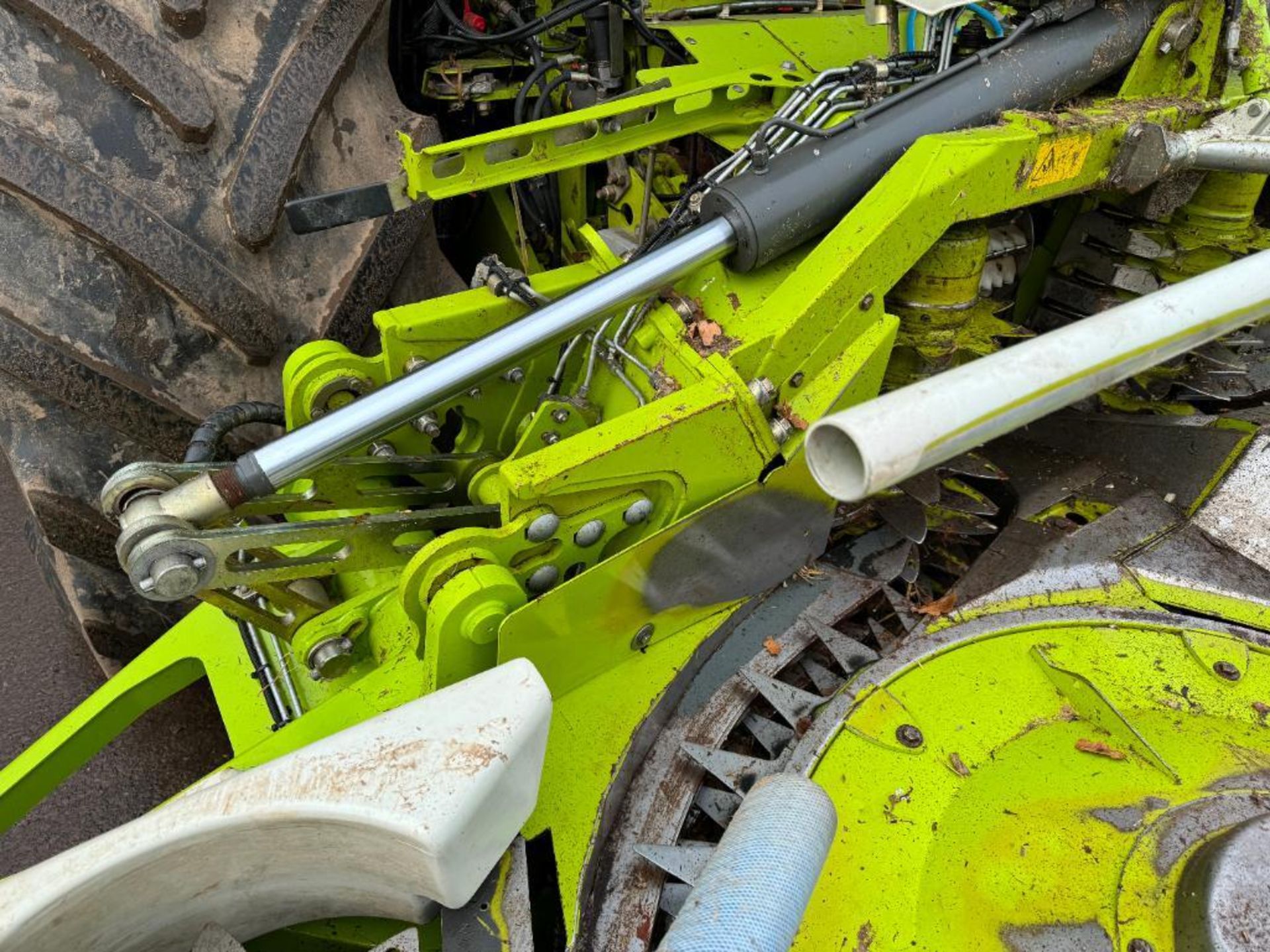 2016 Claas Orbis 10 row 7.5m hydraulic folding auto-contour and row finder maize header. Serial No: - Image 13 of 15