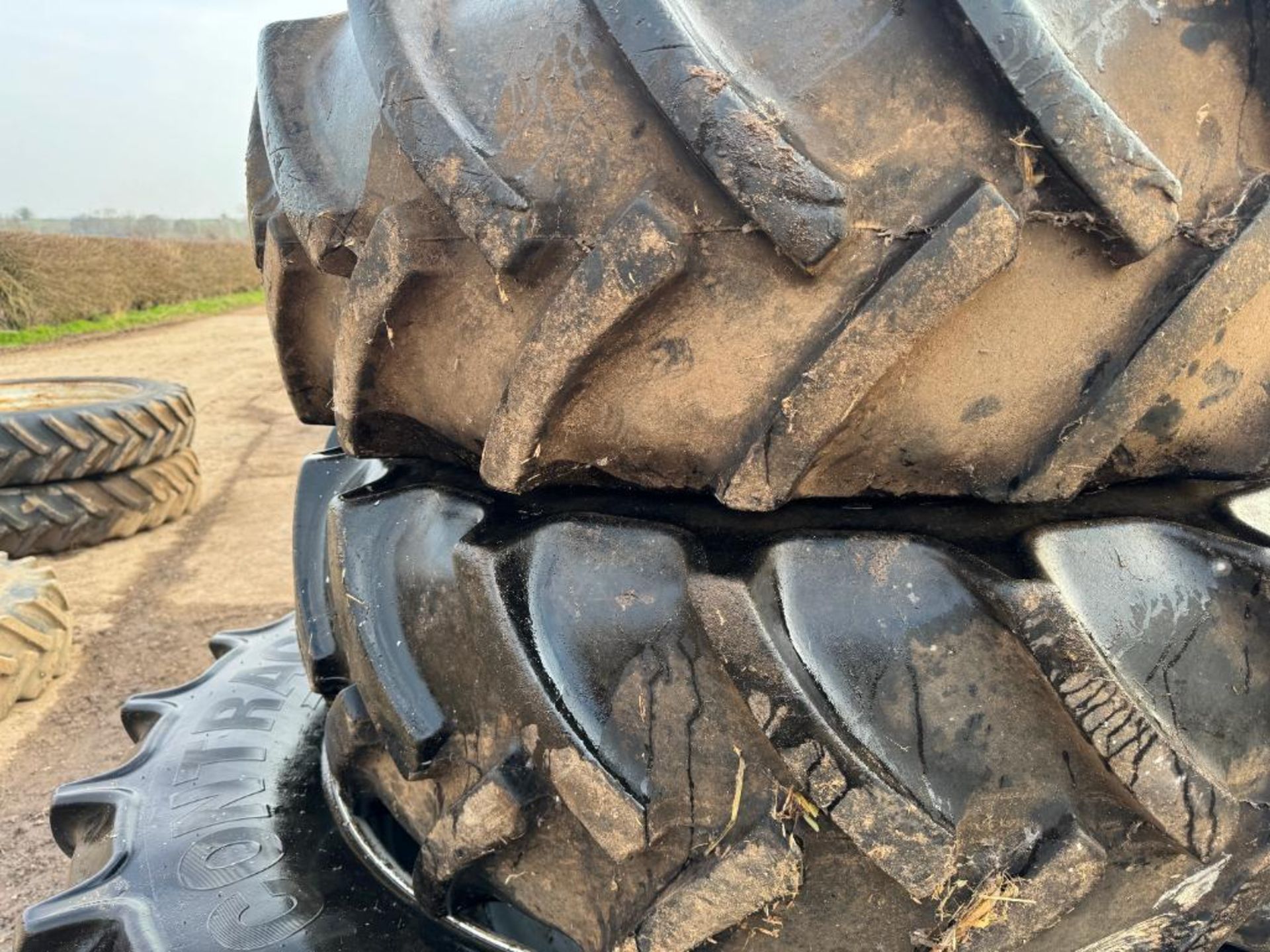 Set Continental 420/85R28 10 stud front and 460/85R42 8 stud rear wheels and tyres with Case centres - Image 2 of 5