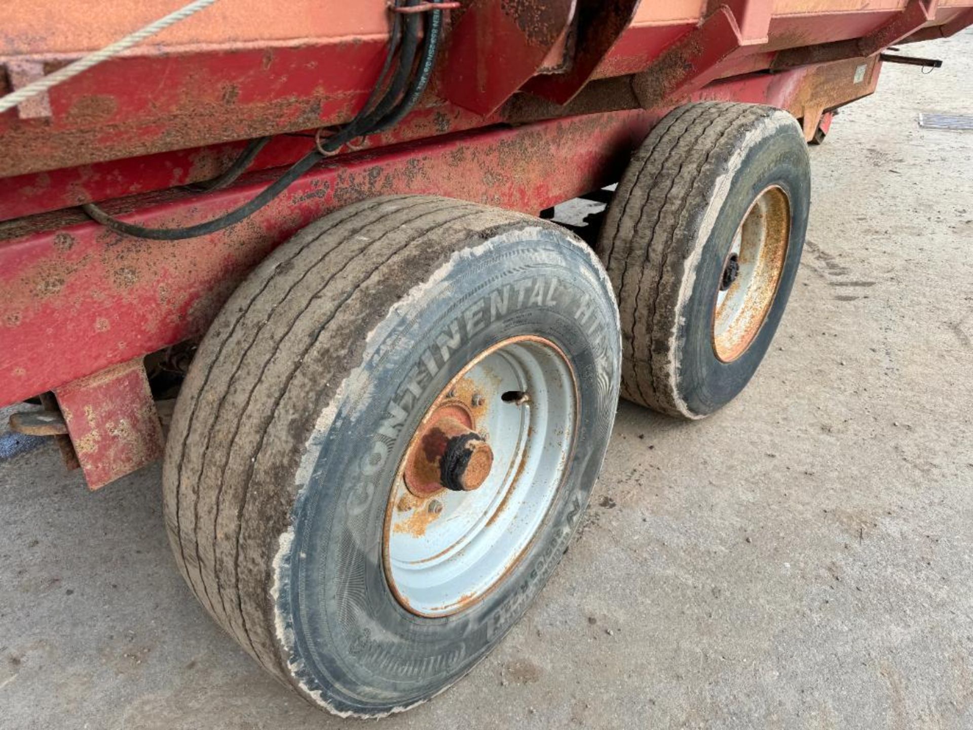 1995 Richard Western 12t twin axle root trailer with hydraulic tailgate and grain chute with silage - Image 8 of 14