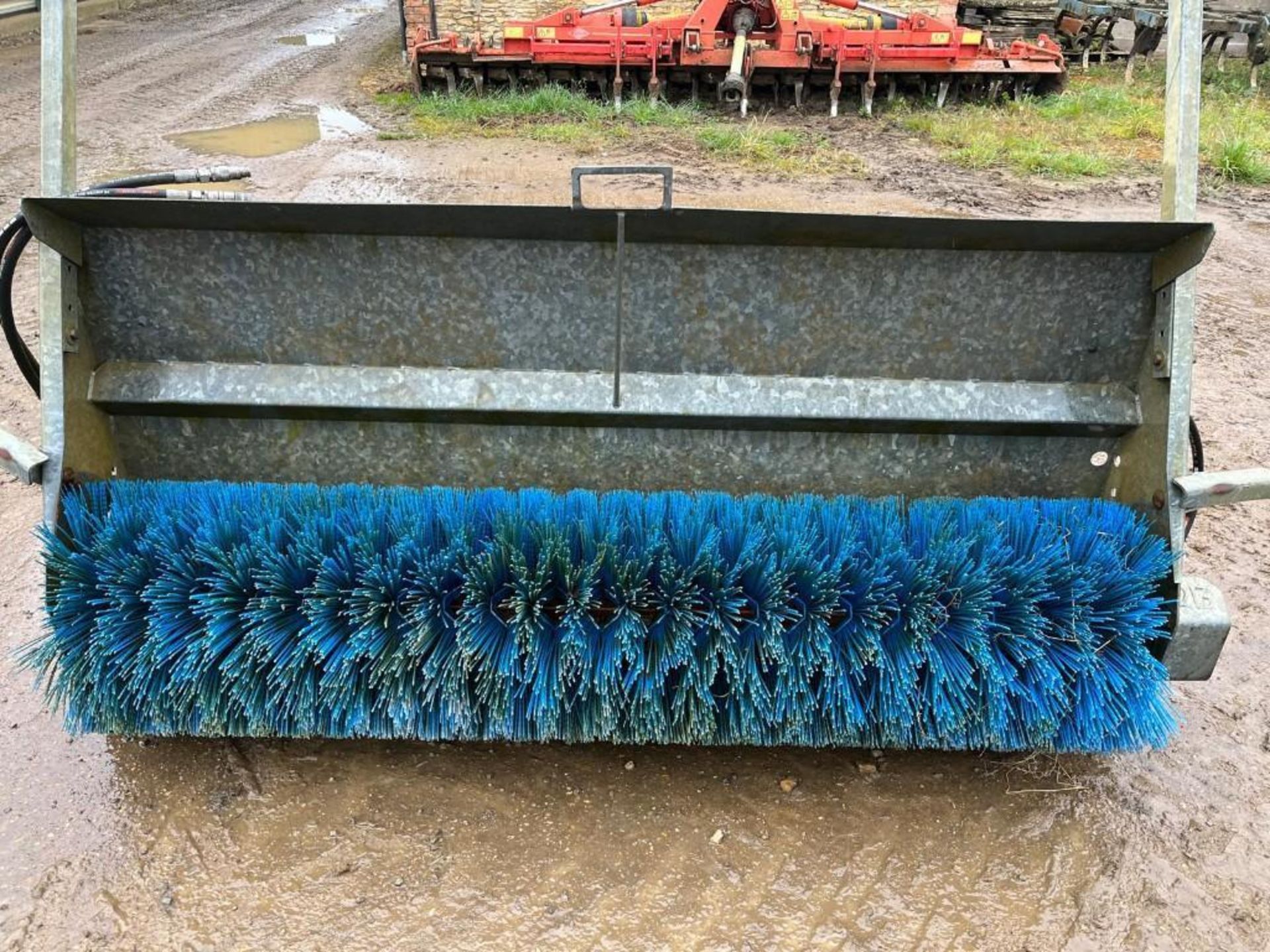 2013 Suton 7ft bucket brush