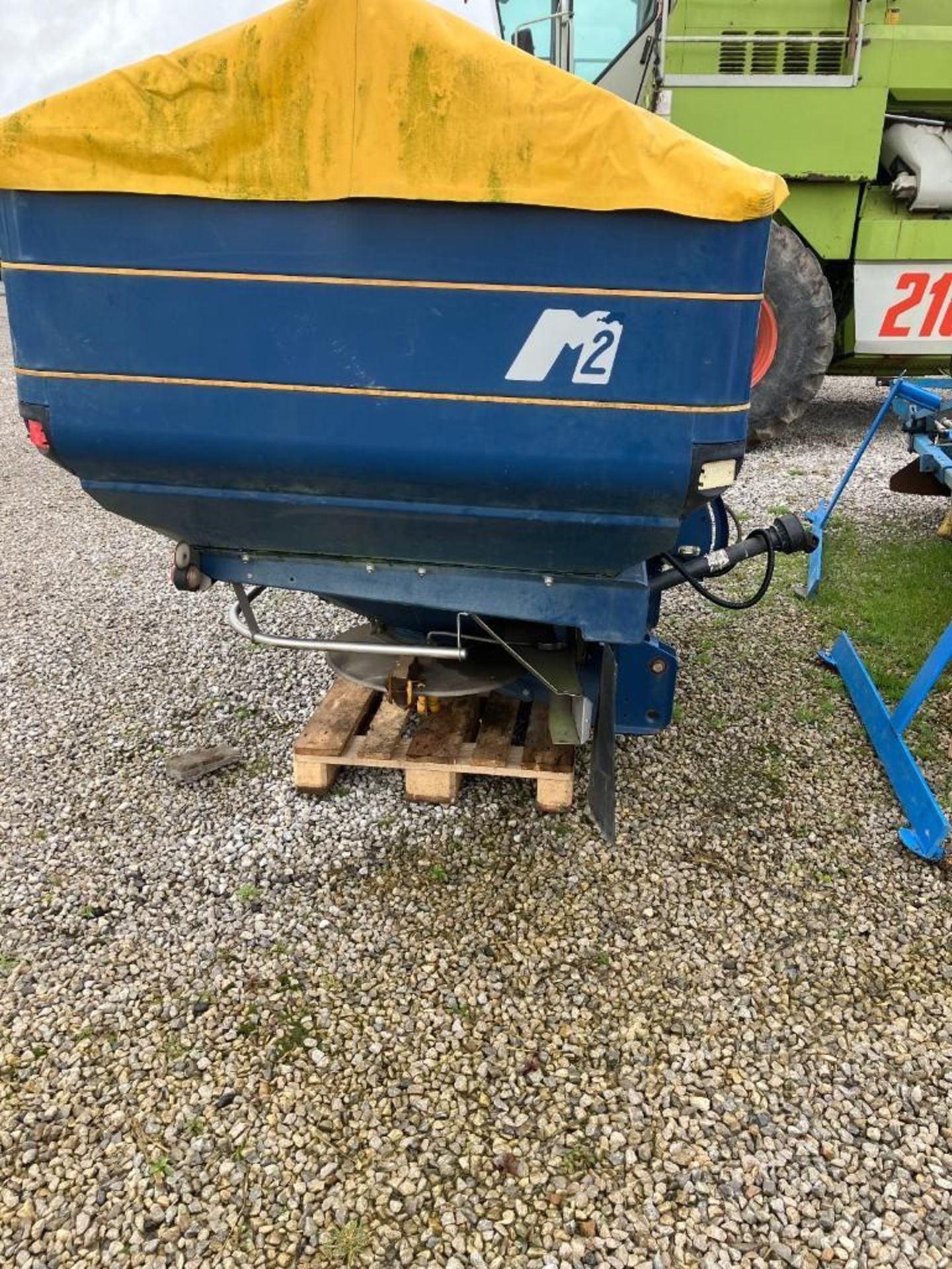 2011 KRM M2 Plus fertiliser spreader - Bild 2 aus 4