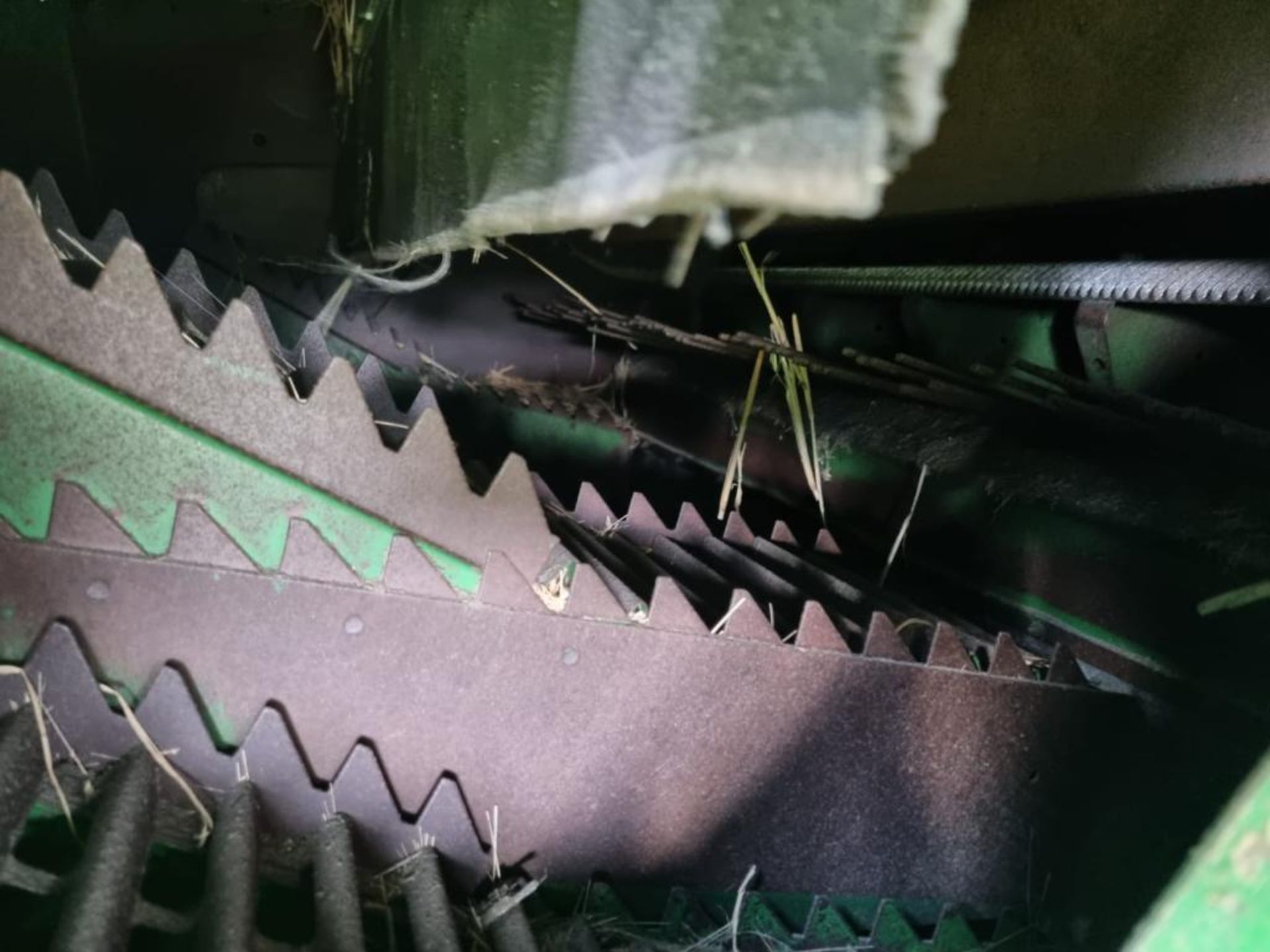 1982 John Deere 1085 combine c/w 2 headers - Image 15 of 27