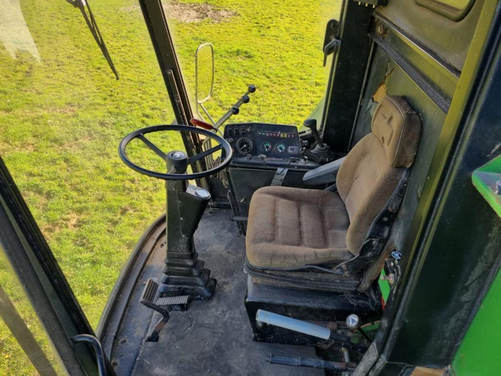 1982 John Deere 1085 combine c/w 2 headers - Image 12 of 27