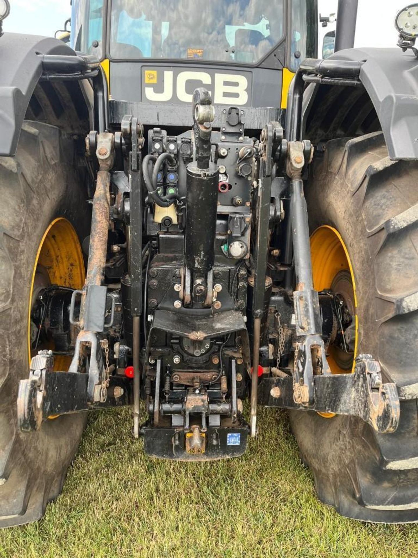 2016 JCB Fastrac 8330 - (Cambridge) - Image 9 of 13